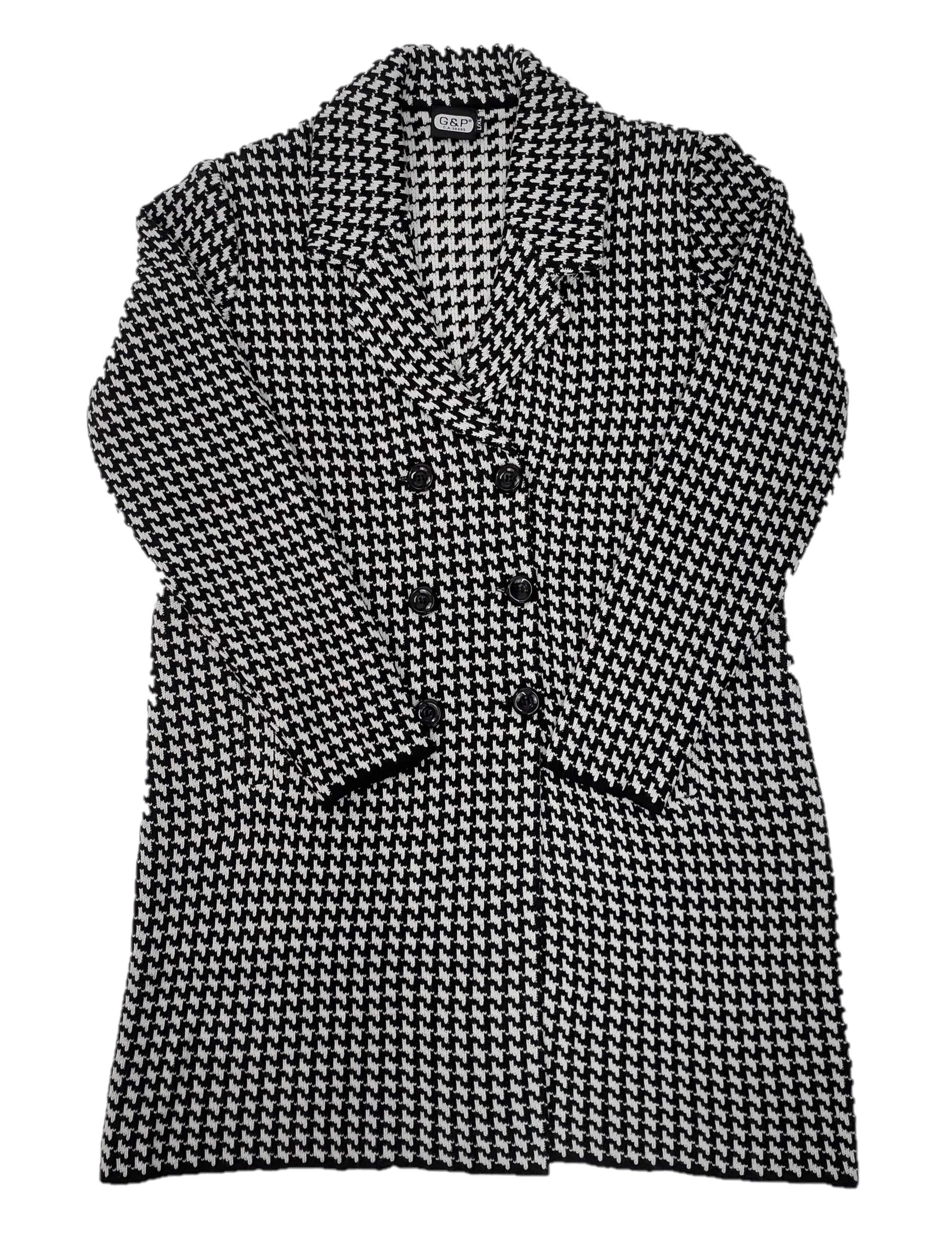 Women's Designer Knitted Coat - Stylish Winter Outerwear for Casual & Office Wear