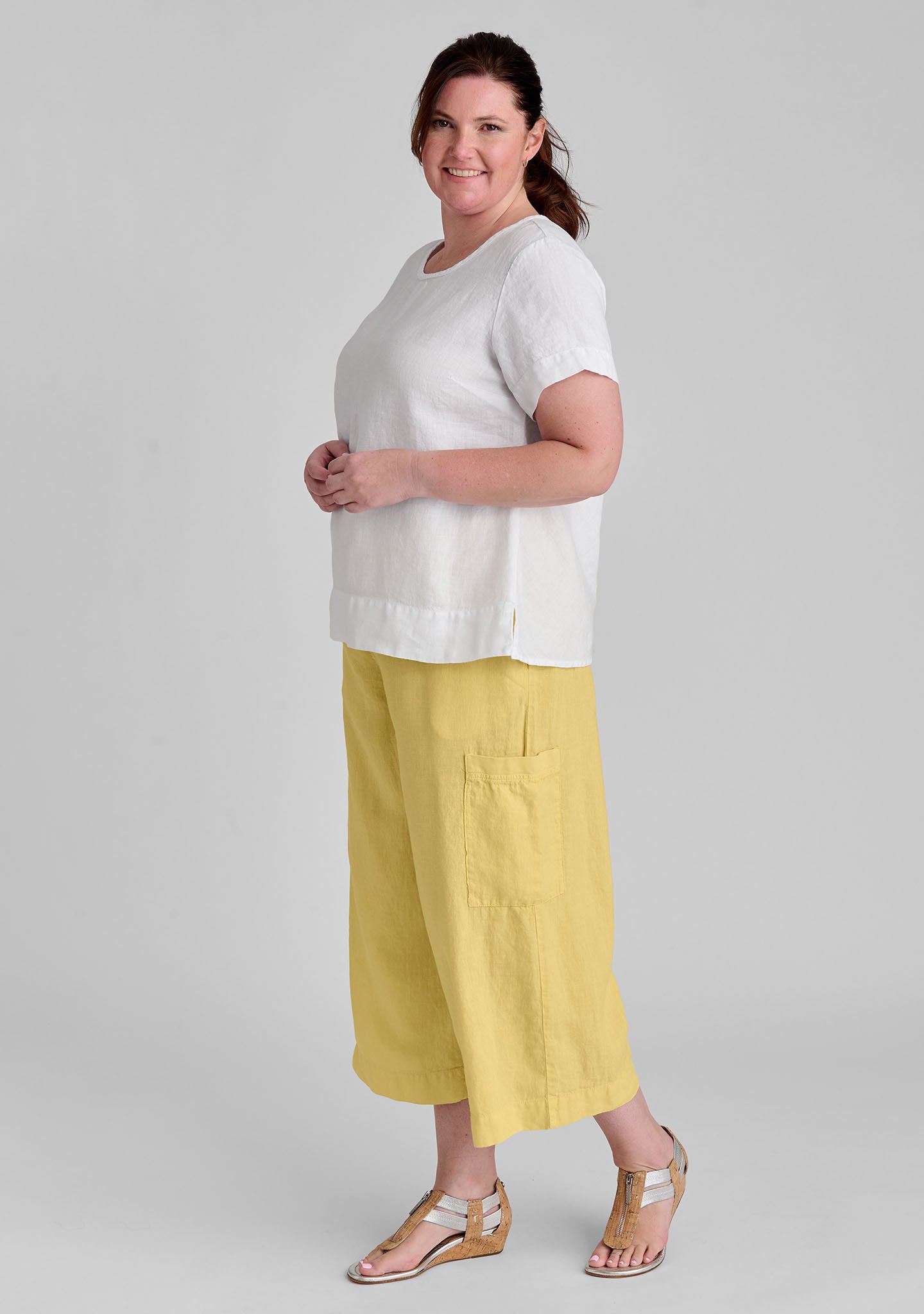 Roadie Tee - Premium Linen T-Shirt for Men & Women | Breathable & Comfortable Summer Casual Wear | Perfect for Travel, Beach & Everyday Outfits