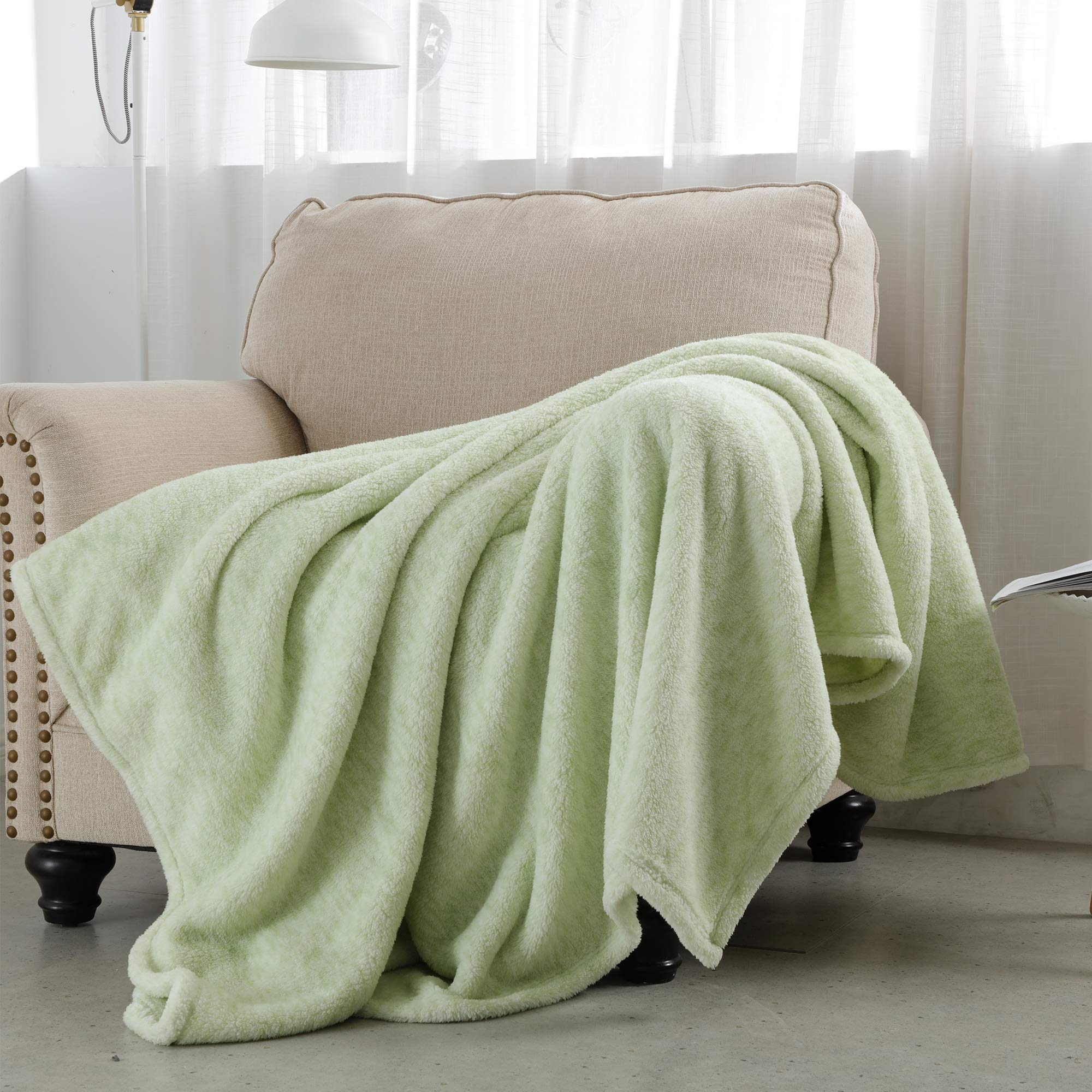 SOCHOW Sherpa Fleece Throw Blanket - Ultra Soft Lightweight Warm Plush Blanket for Bed, Couch & Sofa - 60