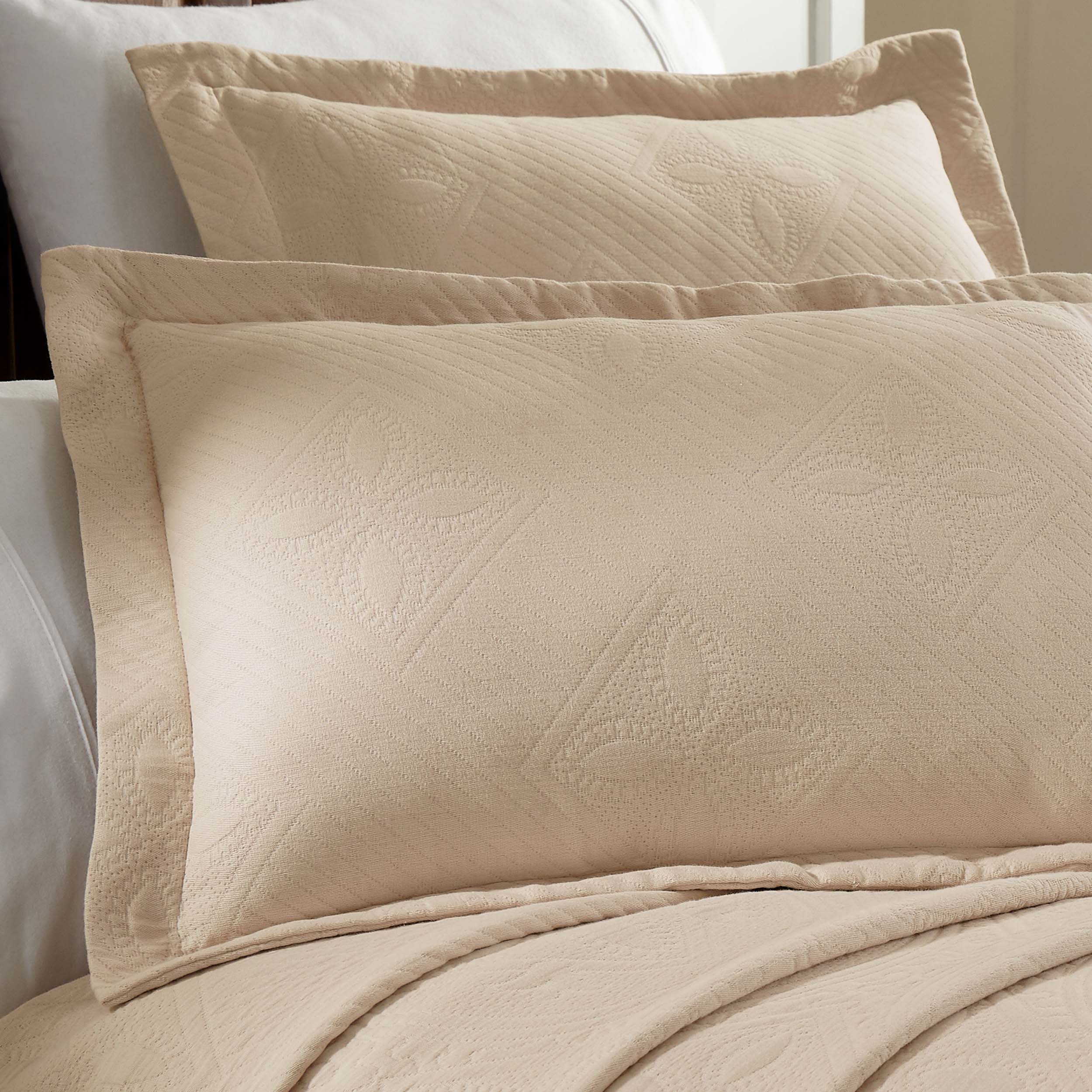 Celtic Circle Jacquard Matelasse Cotton Bedspread Set - Queen Size Luxury Bedding with Intricate Design for Master Bedroom Decor