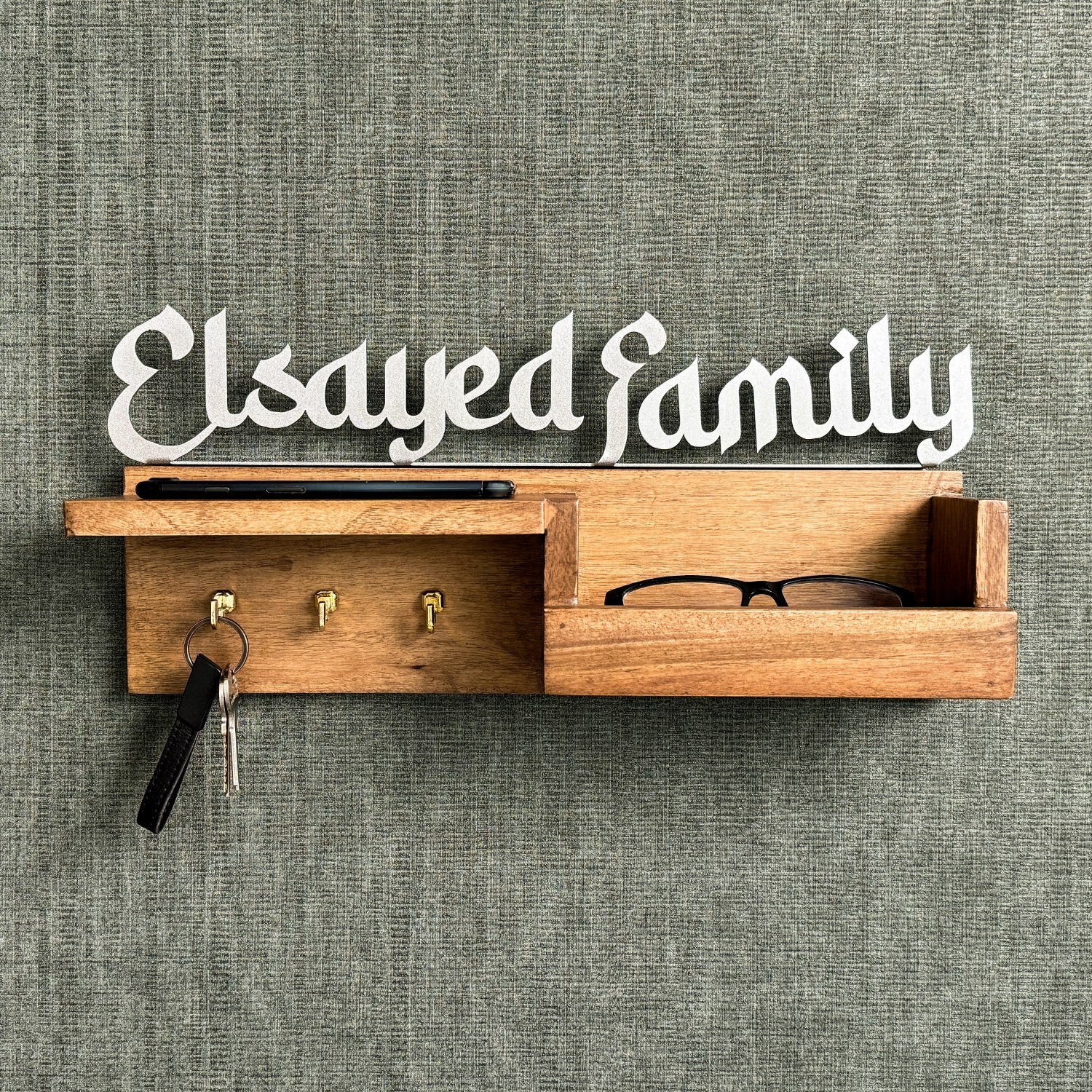 Personalized Islamic Wooden Key Holder - Custom Family Name Wall Art for Home Decor | Perfect for Entryway, Living Room & Gift Giving