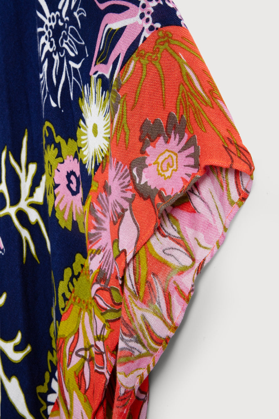 Vibrant Floral Kimono Robe for Women - Lightweight Summer Cover Up - Perfect for Beach, Pool, and Lounge Wear