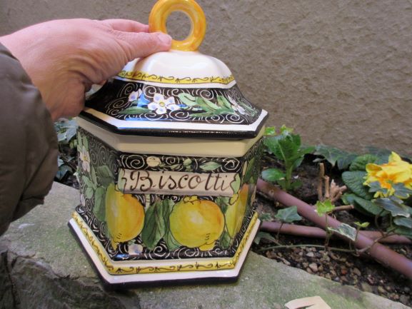 Ceramic Cookie Jar with Airtight Lid - Elegant Decorative Storage for Cookies, Candy & Kitchen Pantry - Perfect for Home, Office & Gift Giving