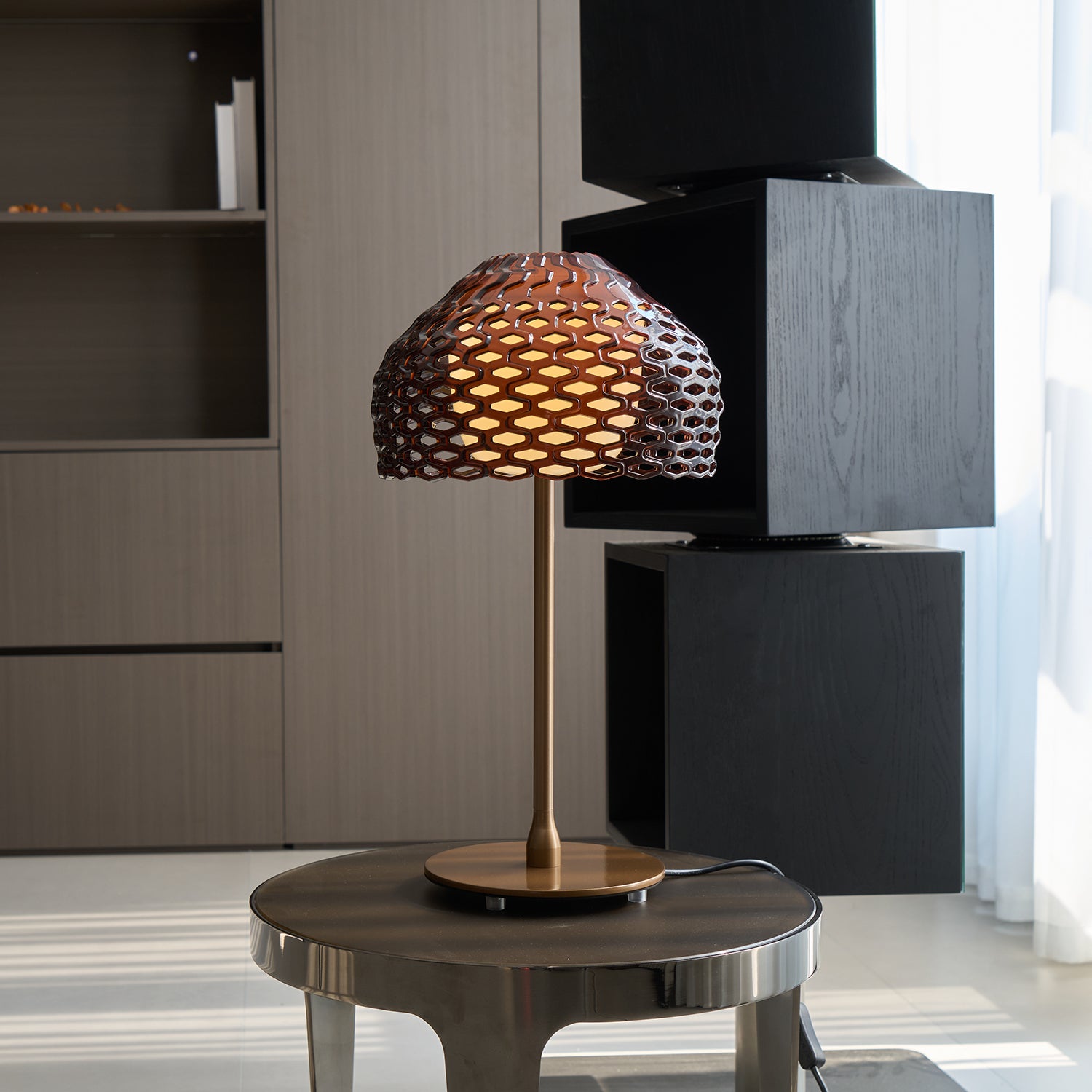Stylish Armadillo Table Lamp - Modern Decorative Lighting for Bedroom, Living Room & Office - Perfect for Reading, Relaxing & Ambiance