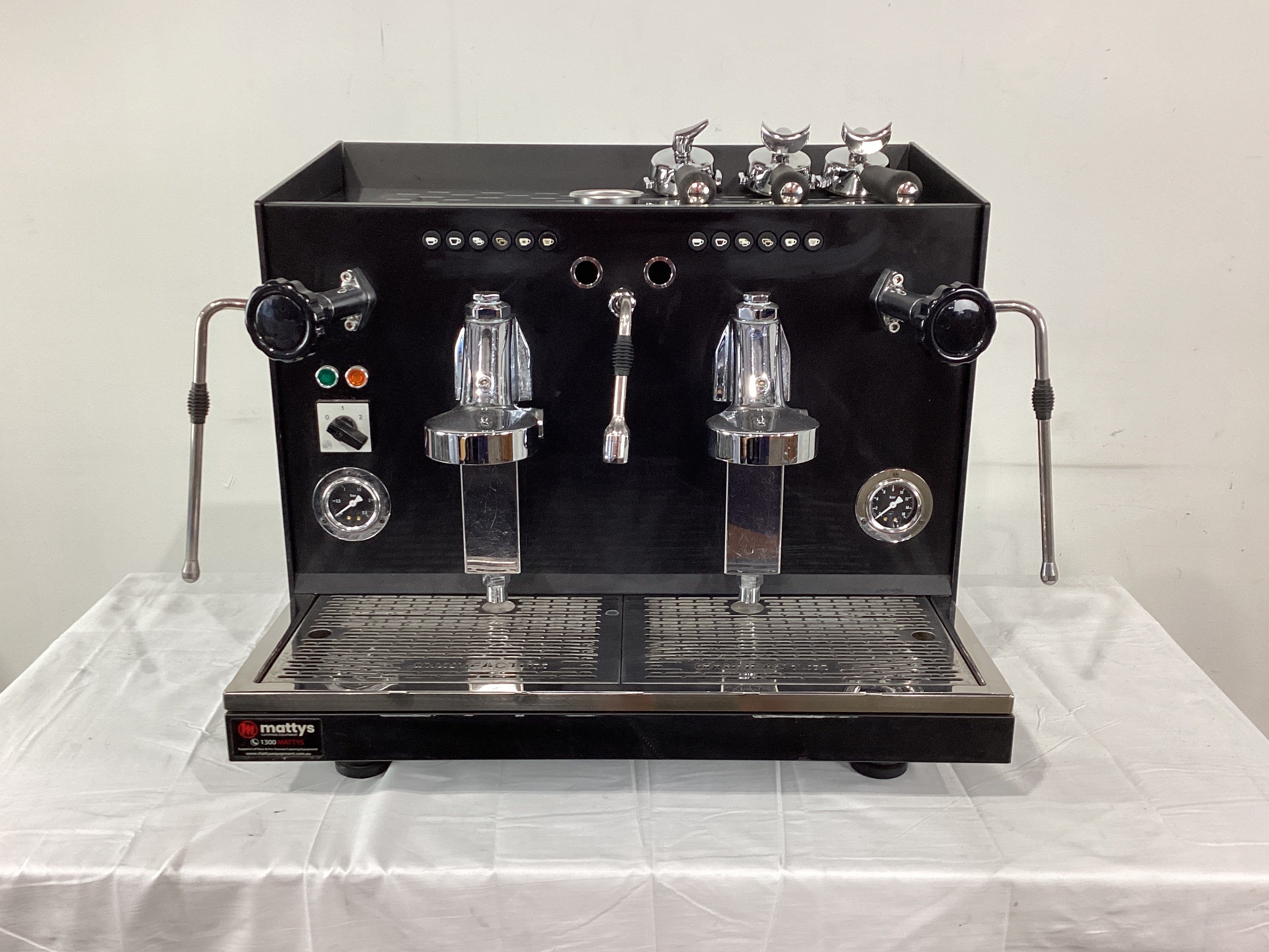 Brugnetti Guilia Manufactum 2 Group Commercial Espresso Machine for Cafes & Restaurants - Professional Coffee Maker with High Performance (Model 761716) - Perfect for Coffee Shops, Offices & Home Baristas