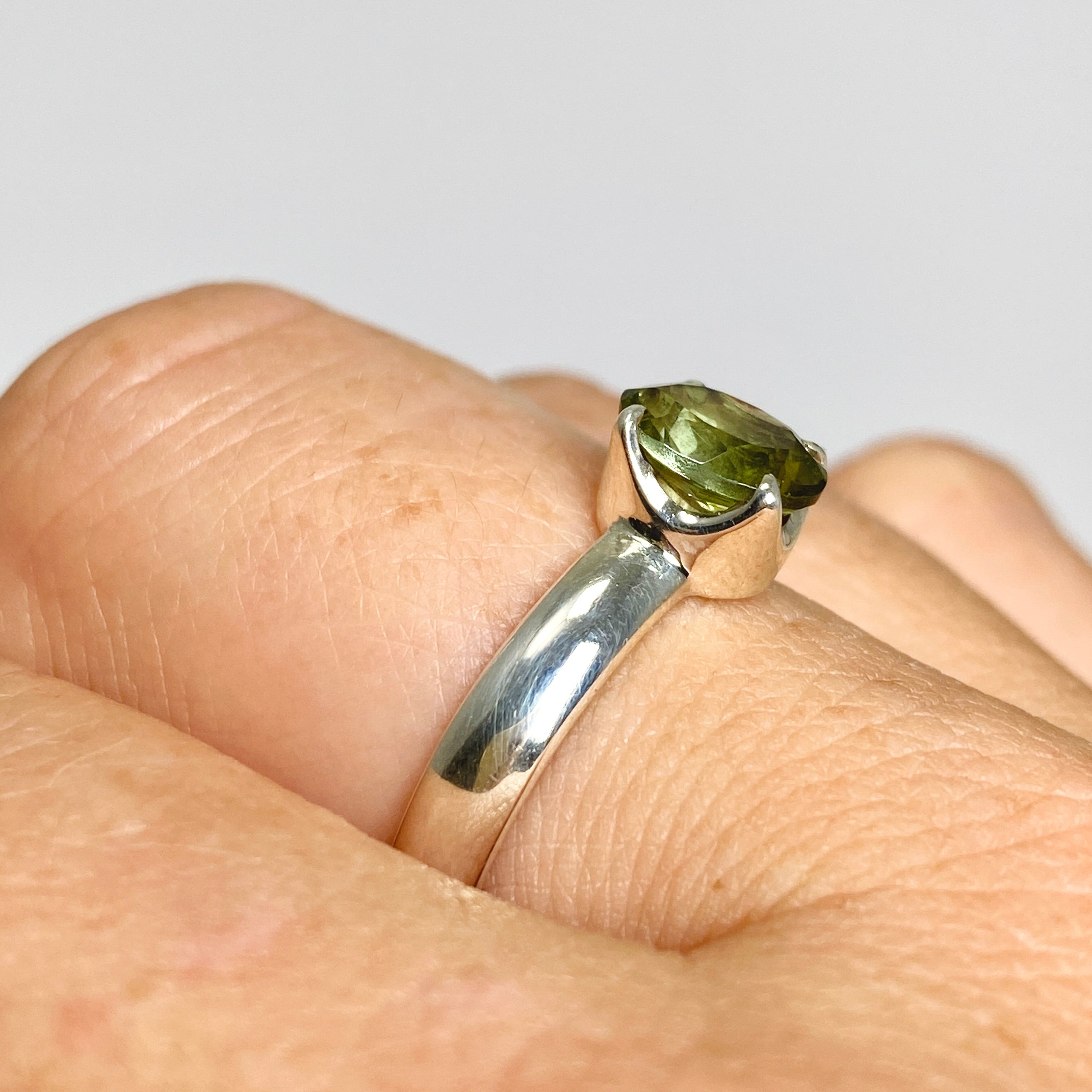 Green Tourmaline Oval Faceted Ring Size 9 - PRGJ725 - Elegant Jewelry for Women, Perfect for Weddings, Parties & Special Occasions