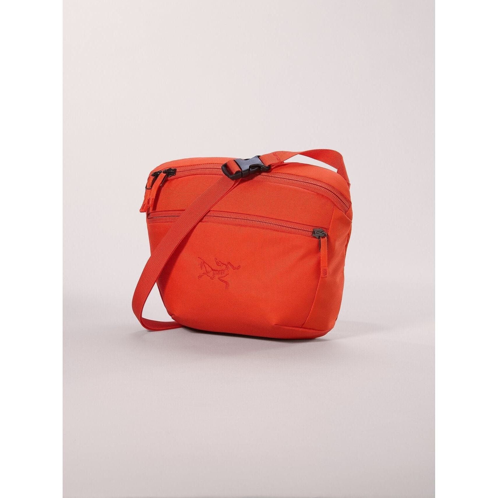 Arc'teryx Mantis 2 Waist Pack - Lightweight Durable Fanny Pack for Hiking, Travel & Everyday Use - Water-Resistant Outdoor Gear for Men & Women