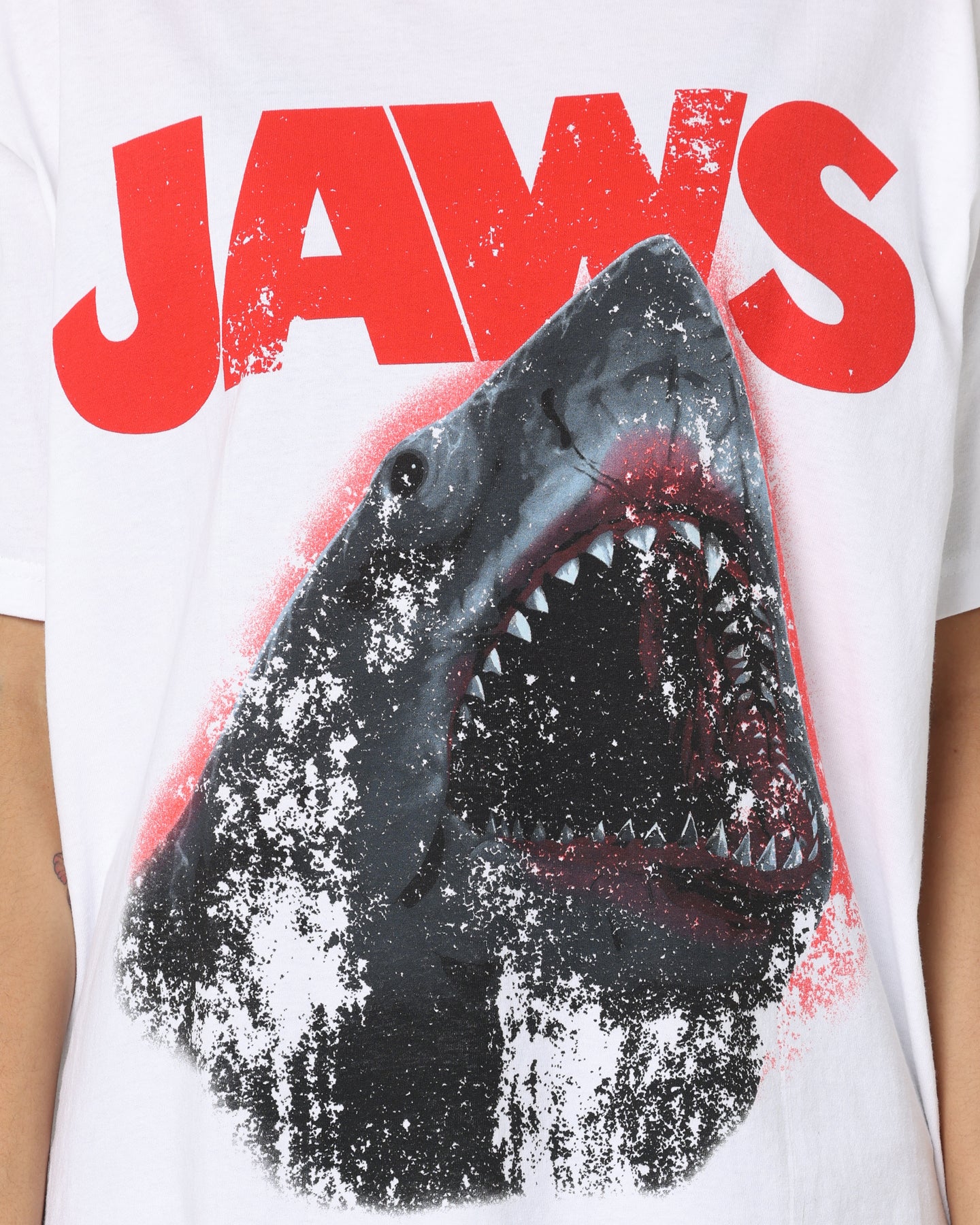 Vintage American Thrift Jaws Graphic T-Shirt - White Cotton Tee for Men & Women - Perfect for Casual Wear, Movie Nights, and Summer Outfits
