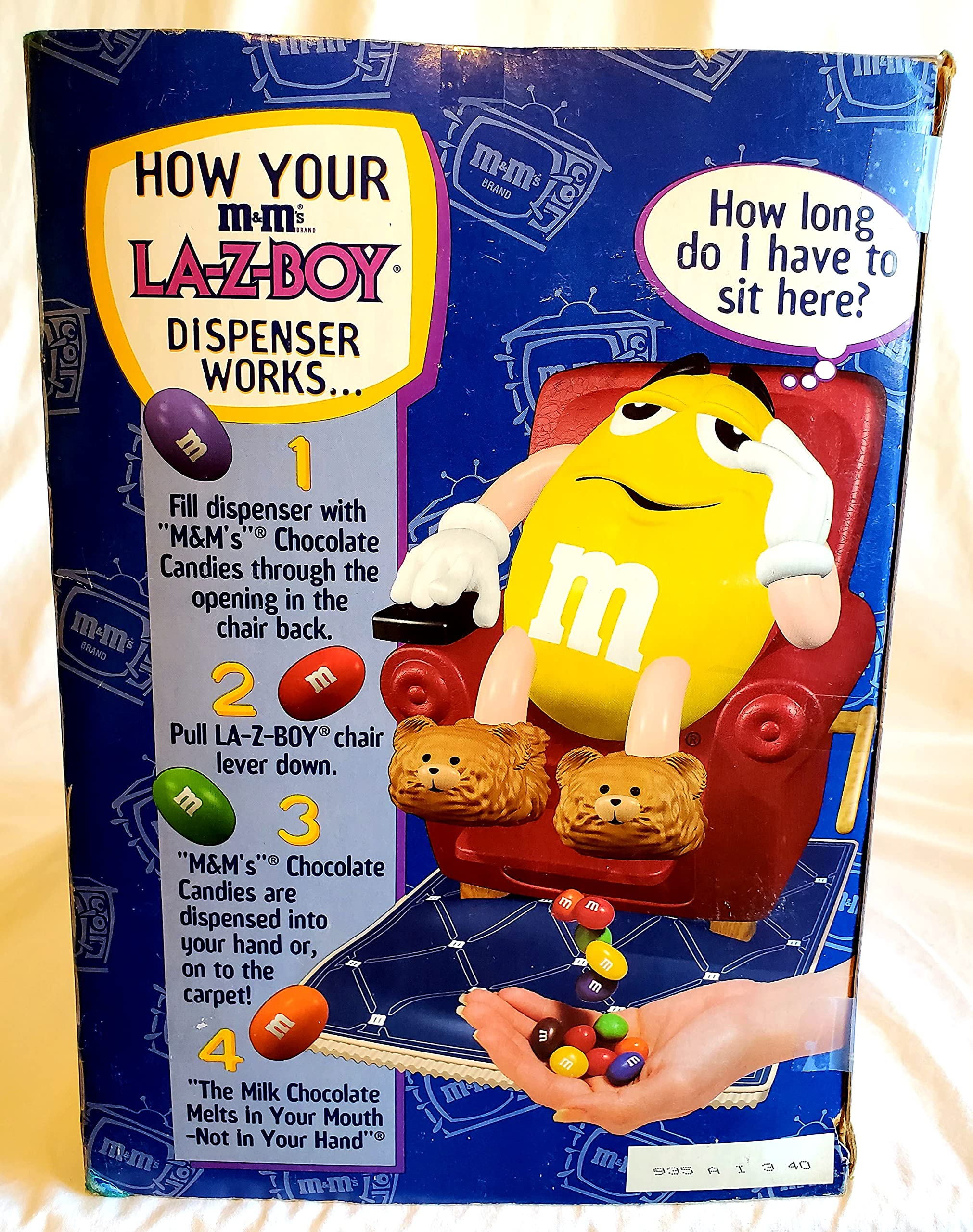 M&M'S LA-Z-BOY Candy Dispenser - Fun Novelty Candy Holder for Office, Home & Parties - Perfect for Halloween, Christmas & Gift Giving
