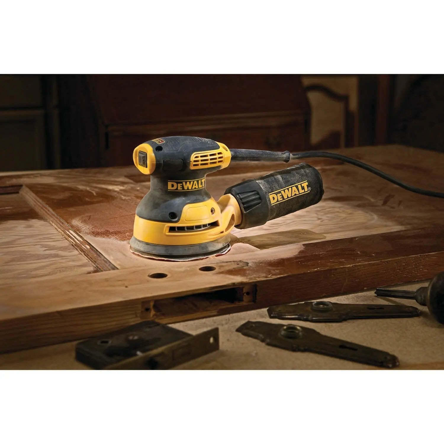 DeWalt DWE6421 5-Inch Random Orbit Sander - Variable Speed, Dust Extraction - Perfect for Woodworking, Sanding Floors & DIY Projects