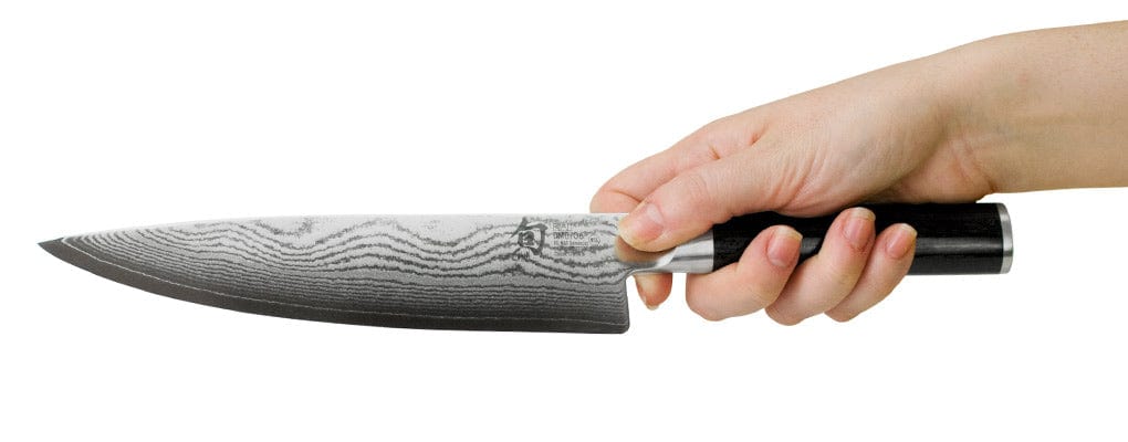 Shun Classic 8-Inch Chef's Knife - Premium Japanese Kitchen Knife for Professional Chefs & Home Cooking - Perfect for Slicing, Dicing & Chopping Vegetables, Meat & Herbs