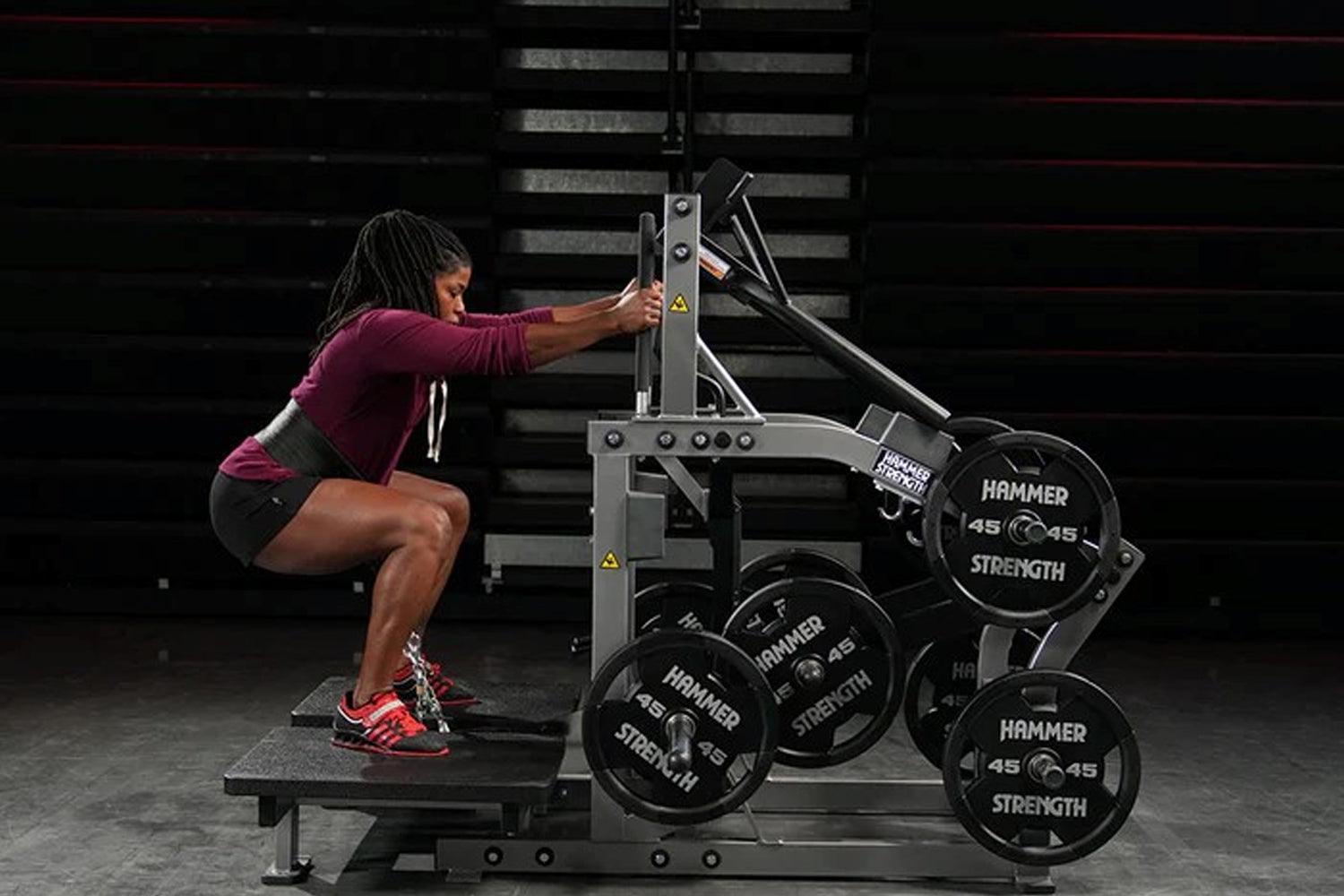 Hammer Strength Plate Loaded Belt Squat Machine - Professional Gym Equipment for Leg Workouts & Strength Training | Perfect for Home Gyms & Commercial Fitness Centers