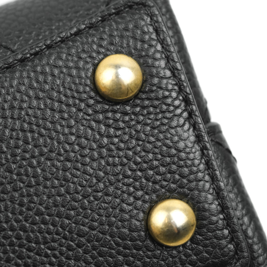 Chanel Chic Affinity Small Grained Calfskin Crossbody Bag in Black with Aged Gold Hardware - Perfect for Everyday Luxury & Evening Events