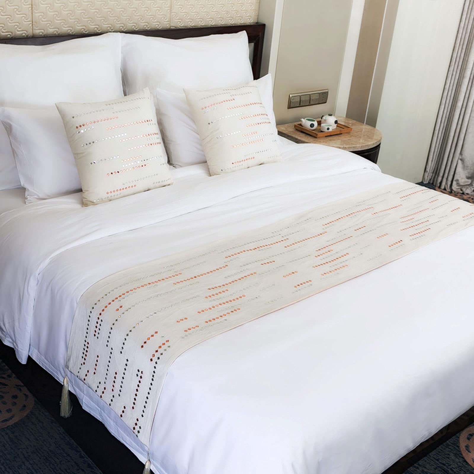 Luxury Velvet Bed Runner Scarf - Soft Solid Color Bedspread Coverlet with Tassels for King Size Beds | Elegant Bedding Protection & Decoration for Hotels, Master Bedrooms & Guest Rooms