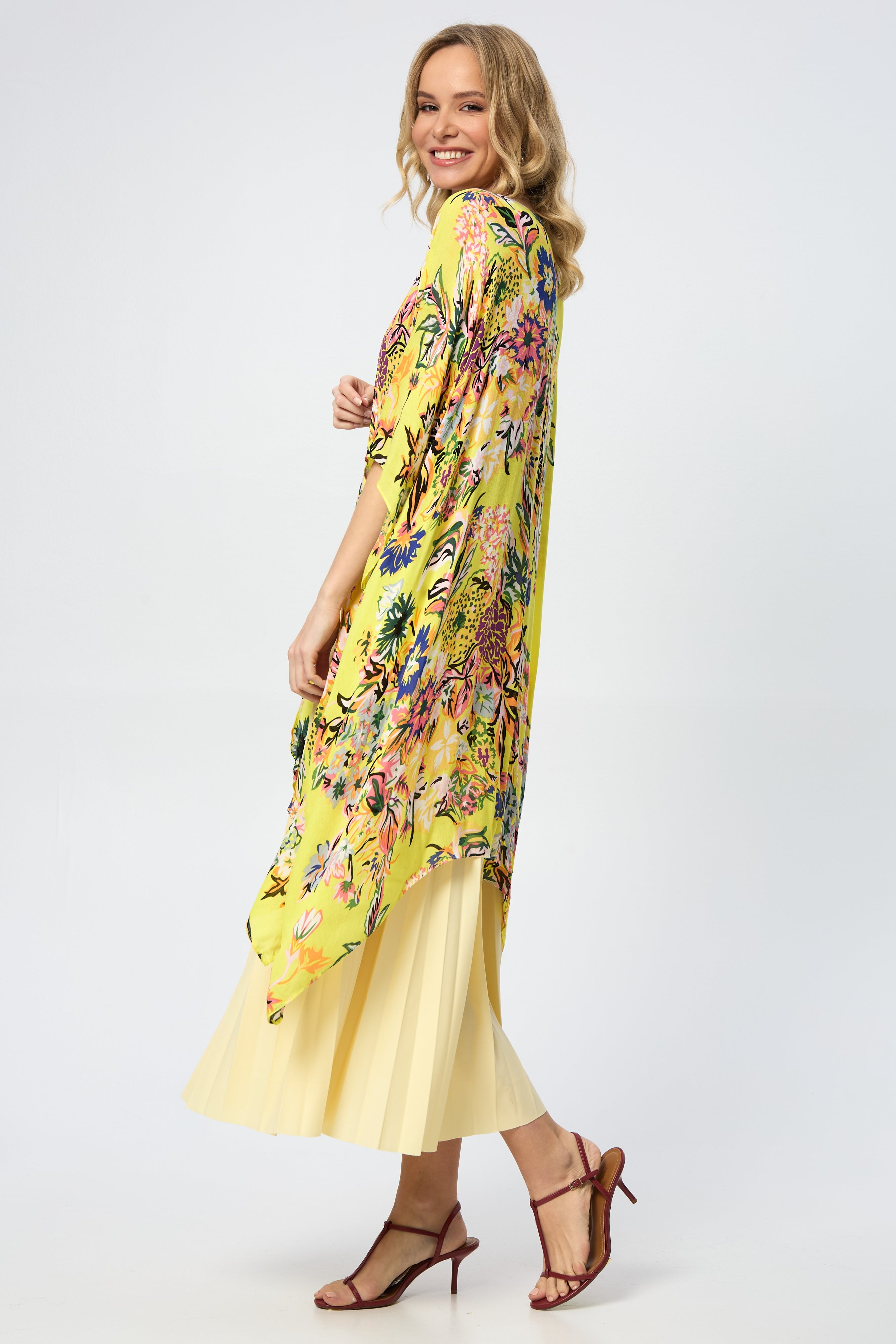 Elegant Floral Kimono Robe - Lightweight & Flowy Women's Cover Up for Beach, Pool, or Lounge Wear