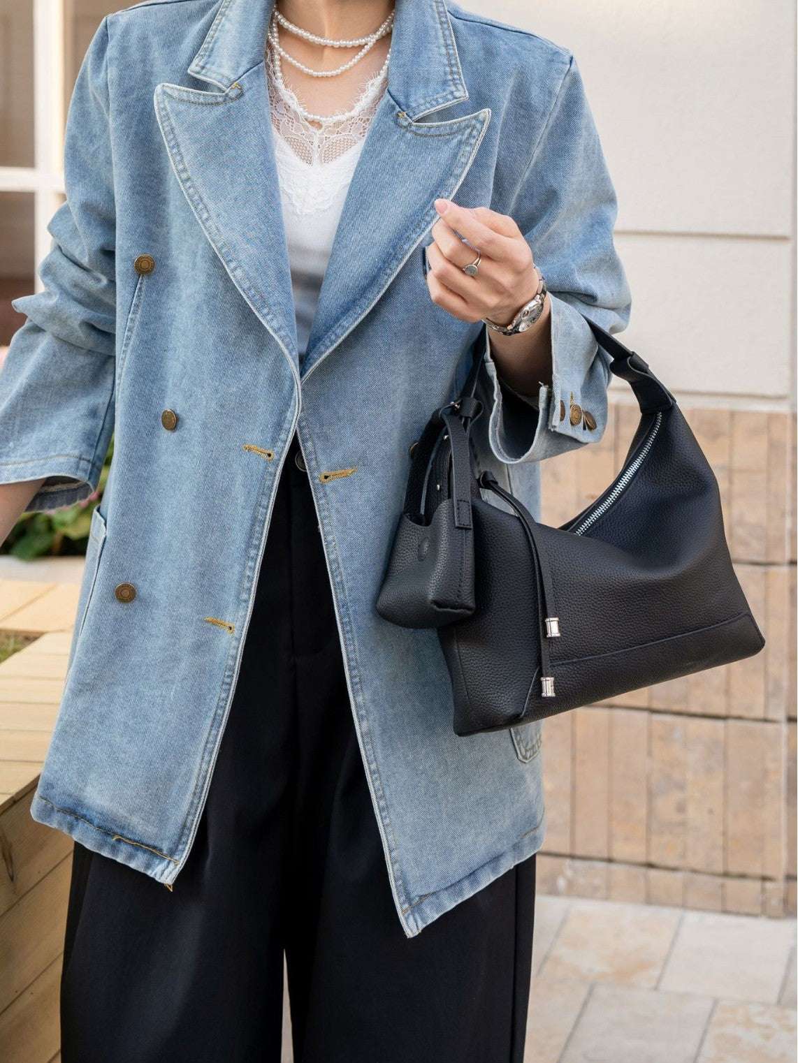 Stylish & Flexible Shoulder Bag for Women & Men - Perfect for Travel, Work, Gym & Everyday Use