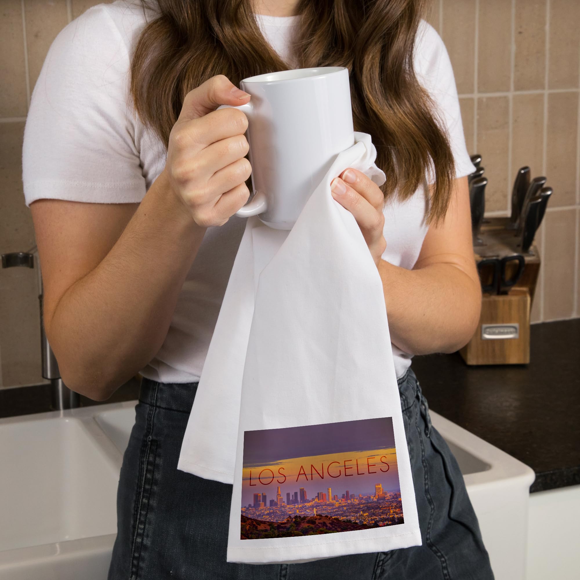 Lantern Press Los Angeles California Skyline at Sunset - 100% Cotton Tea Towel, Decorative Hand Towel for Kitchen & Home Decor - Perfect for Dish Drying, Gift Giving & Coastal Themed Spaces