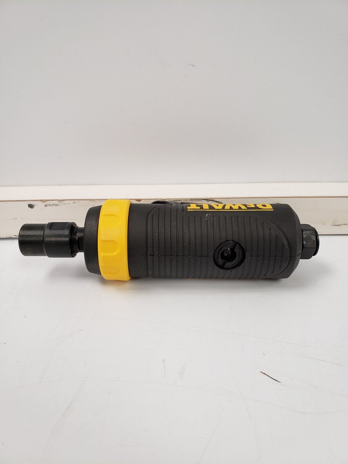 DEWALT DWMT70783 1/4-Inch Die Grinder with 2.5 Amp Motor - Professional Power Tool for Metal Grinding, Sanding & Polishing - Ideal for Automotive, Metalworking & DIY Projects