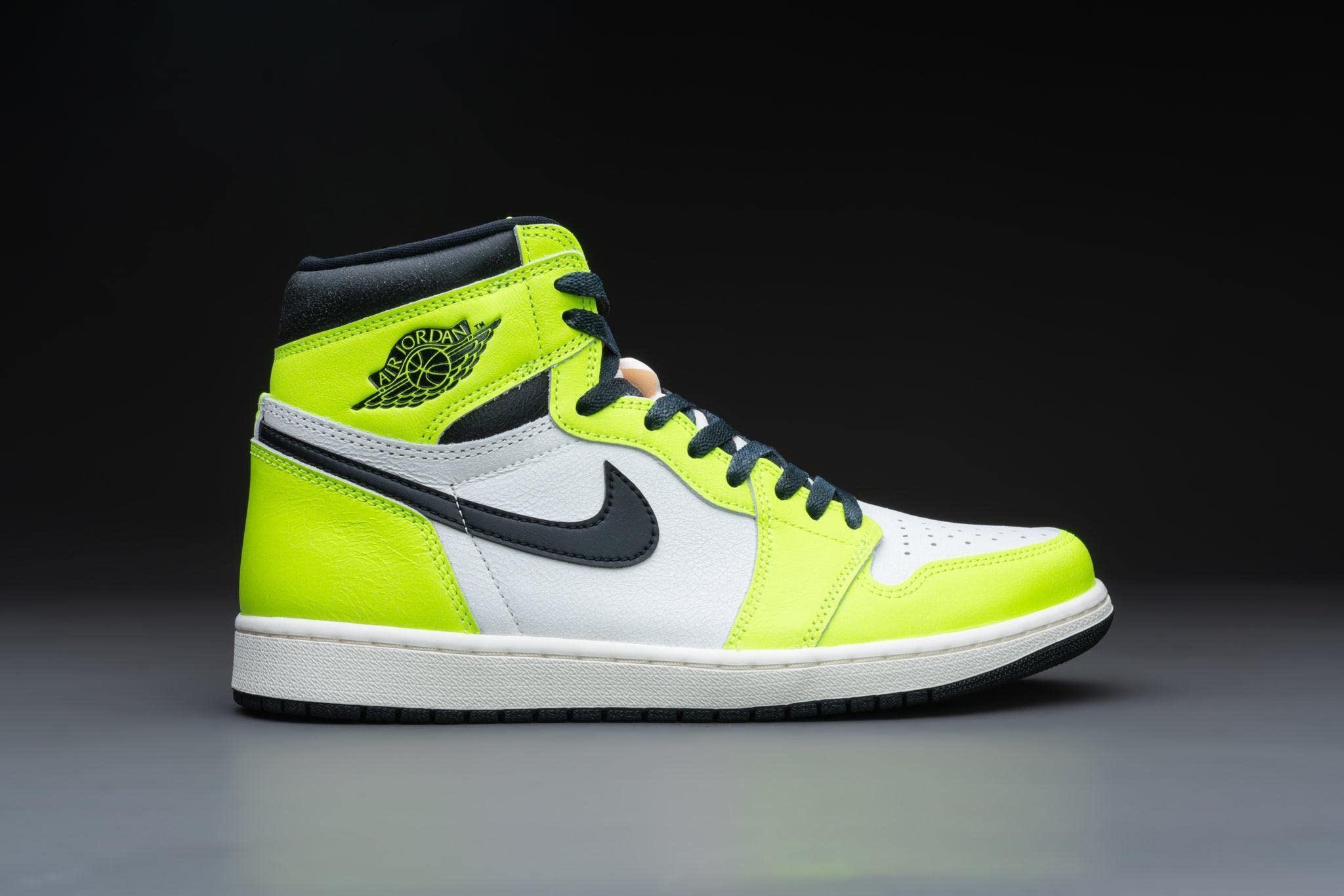 Nike Men's Air Jordan 1 Retro High OG Basketball Shoes - Classic Sneakers for Streetwear, Casual & Sports Performance
