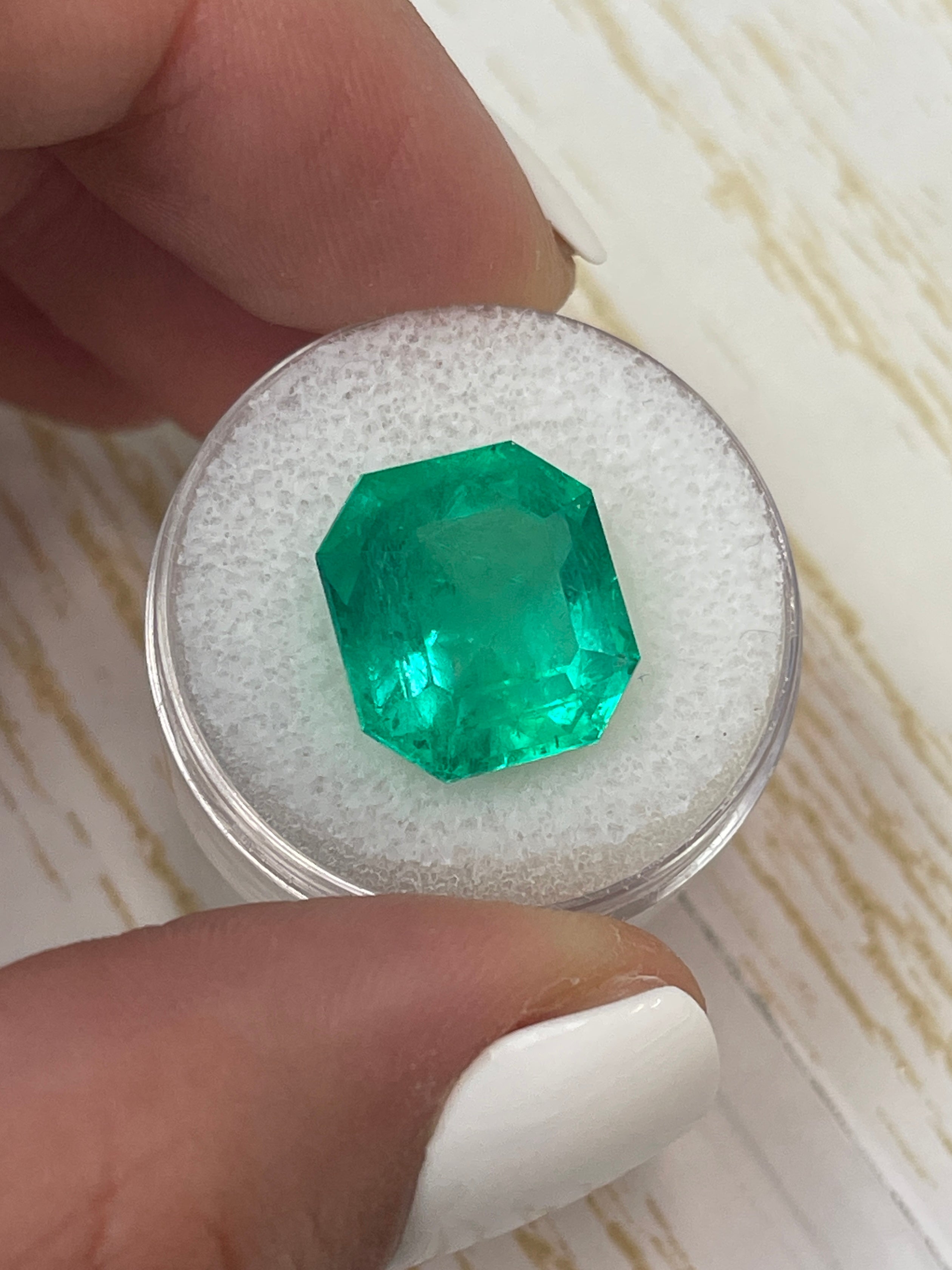 10.09 Carat GIA Certified Vivid Muzo Colombian Emerald - Loose Asscher Cut Gemstone 14x13mm for Jewelry Making & Engagement Rings