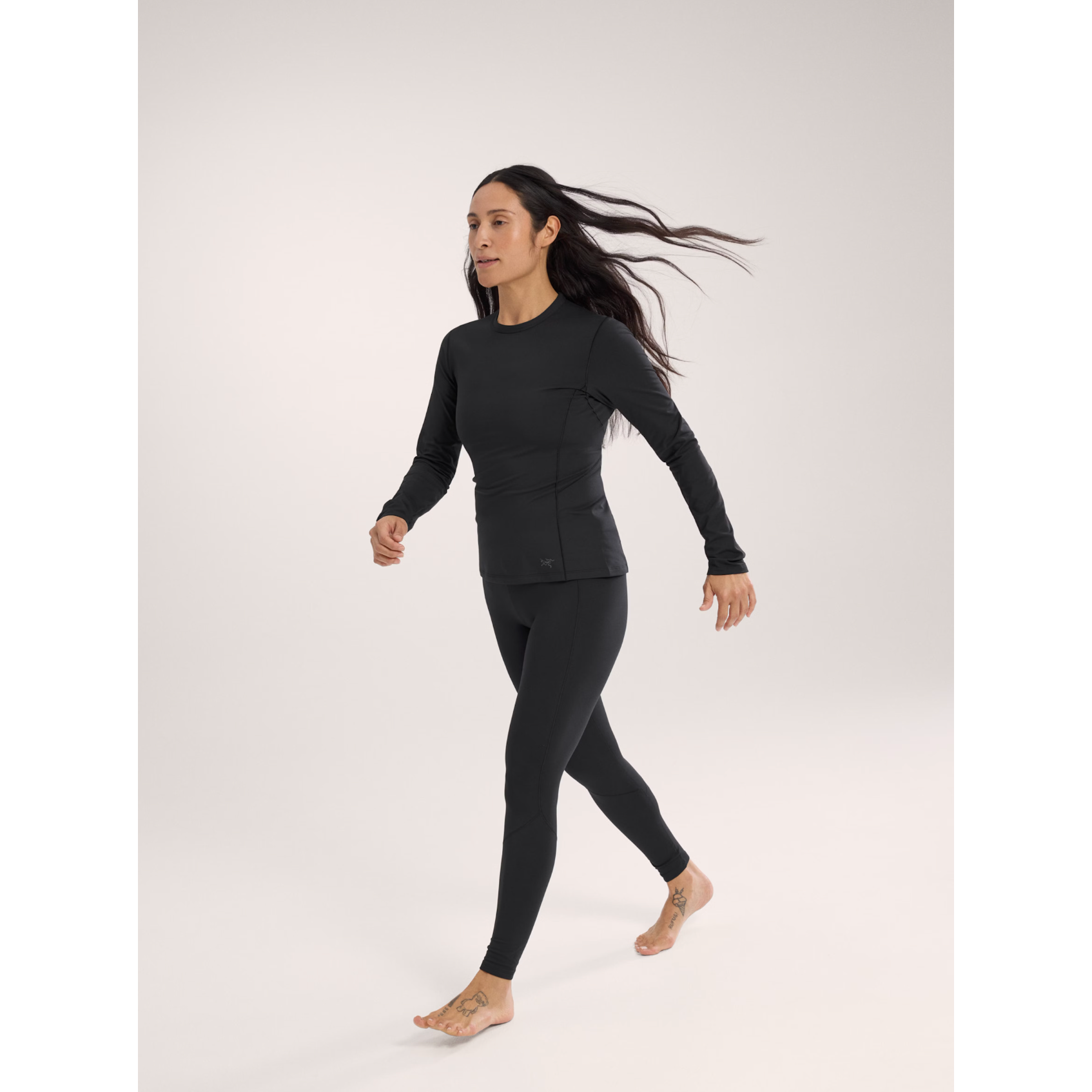 Arc'teryx Women's Rho Crew Neck Long Sleeve Baselayer - Warm Thermal Shirt for Hiking, Skiing & Outdoor Activities
