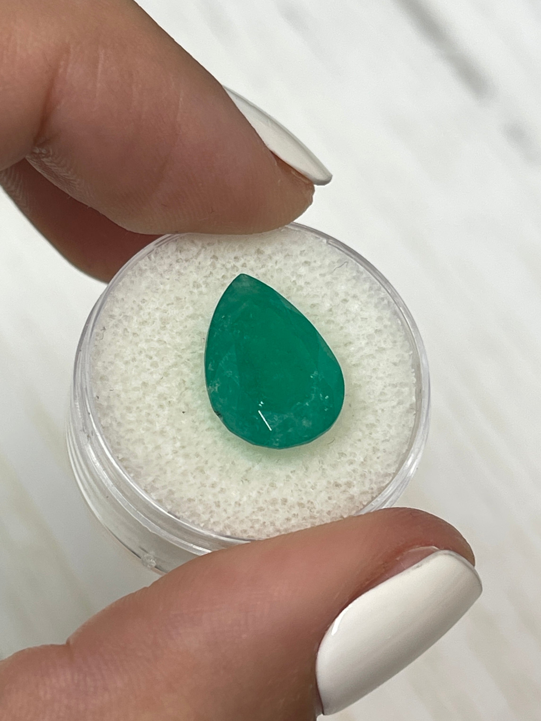 6.59 Carat Natural Colombian Emerald Pear Cut Loose Gemstone for Jewelry Making - Engagement Rings, Necklaces & Earrings