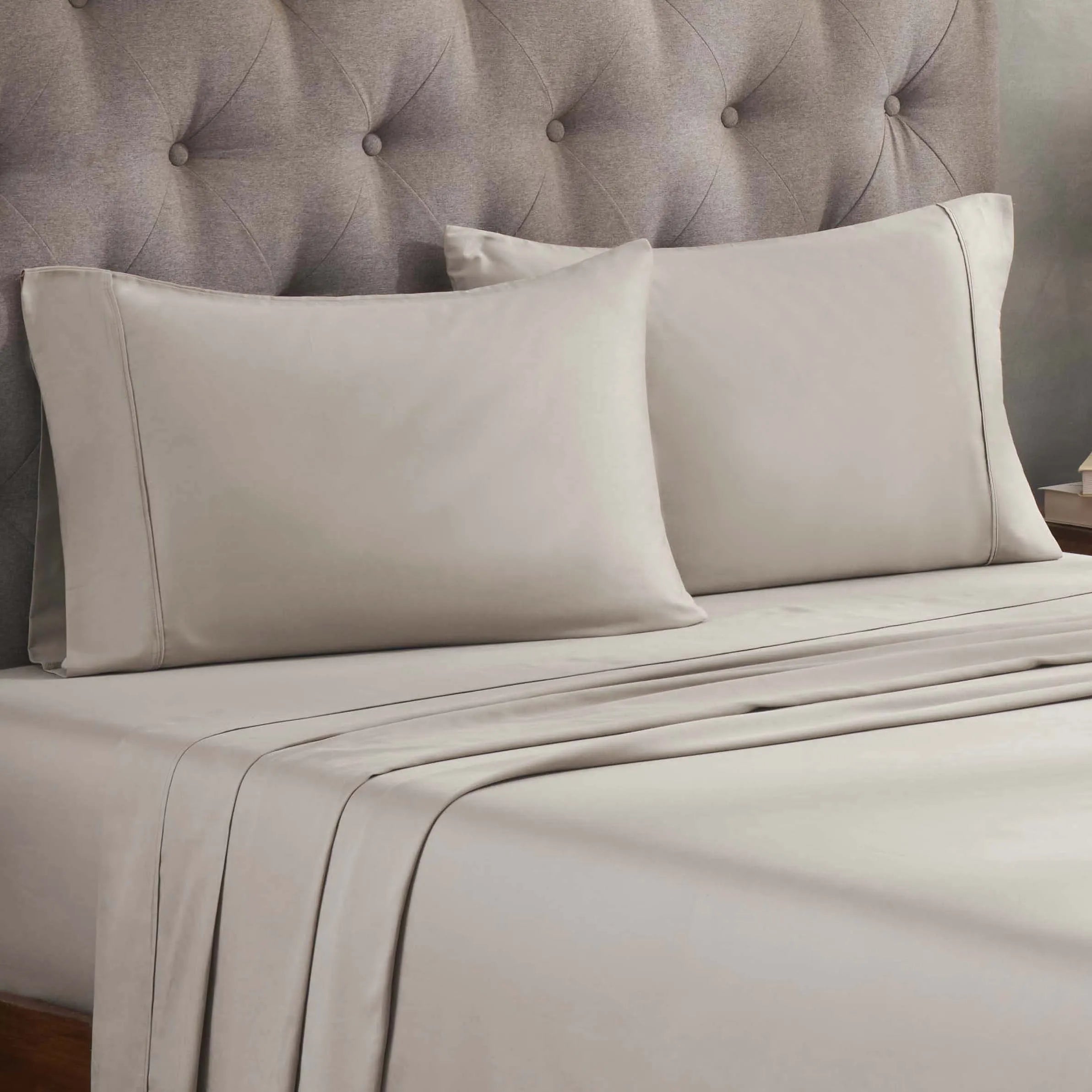 Premium 300 Thread Count Egyptian Cotton Deep Pocket Bed Sheet Set - Ultra Soft & Breathable for a Comfortable Night's Sleep - Perfect for Master Bedroom, Guest Room, or Vacation Home