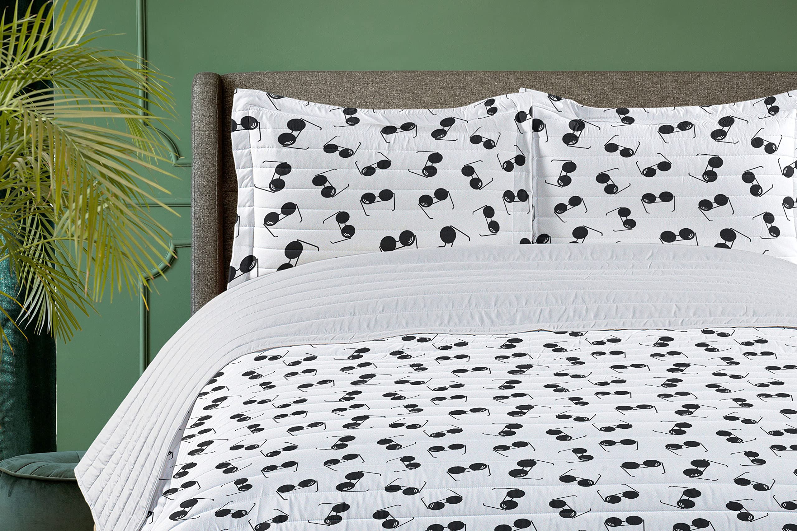 Ambesonne Queen Size Microfiber Bedspread Set with Pillow Shams & Comforter - Holiday Beach Eyeglasses Design on Charcoal Grey and White Background - Soft Luxury Bedding for Beach House, Vacation Rental or Summer Home Decor