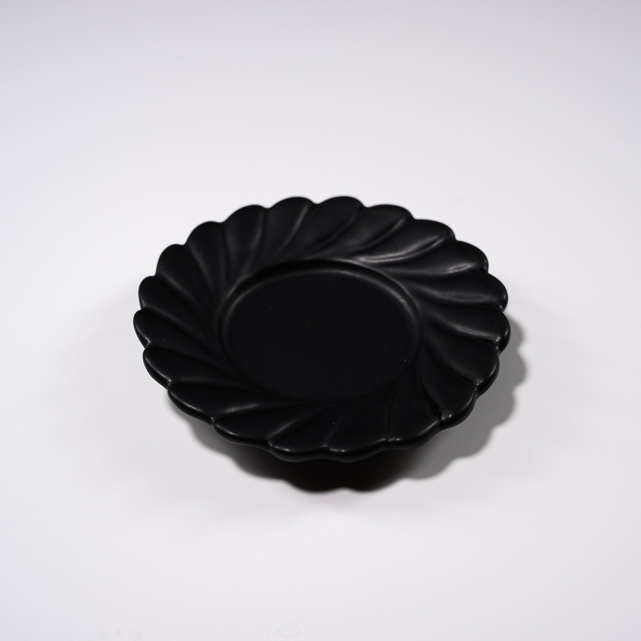 Handmade USUKIYAKI Small Dish - Twisted Flower Design Japanese Ceramic Appetizer Plate | Perfect for Sushi, Soy Sauce, or Home Decor