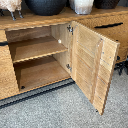 Stylish Hartley Oak Sideboard - Modern Wooden Buffet Cabinet for Dining Room & Living Room Storage