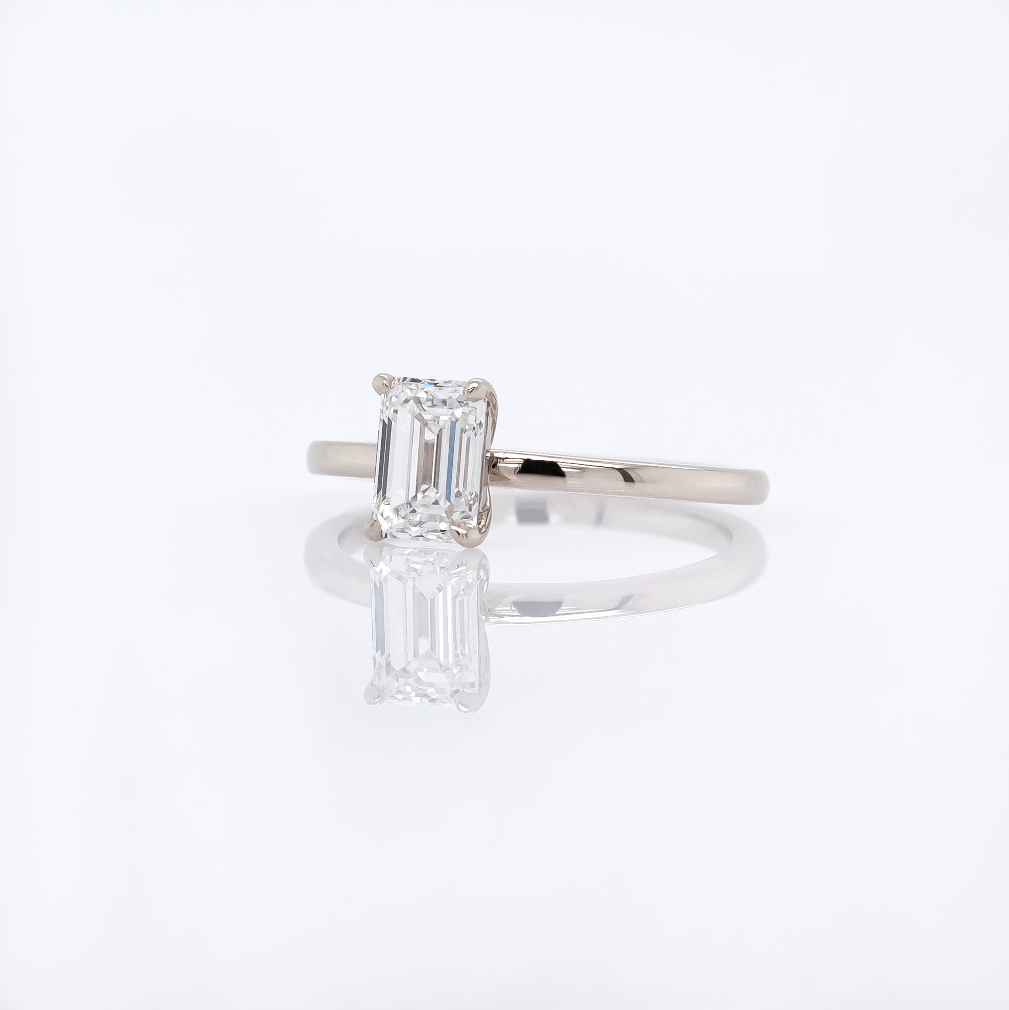 Exquisite Emerald Cut Diamond Solitaire Ring - 14K White Gold Engagement Ring for Women - Perfect for Proposals, Anniversaries & Special Occasions
