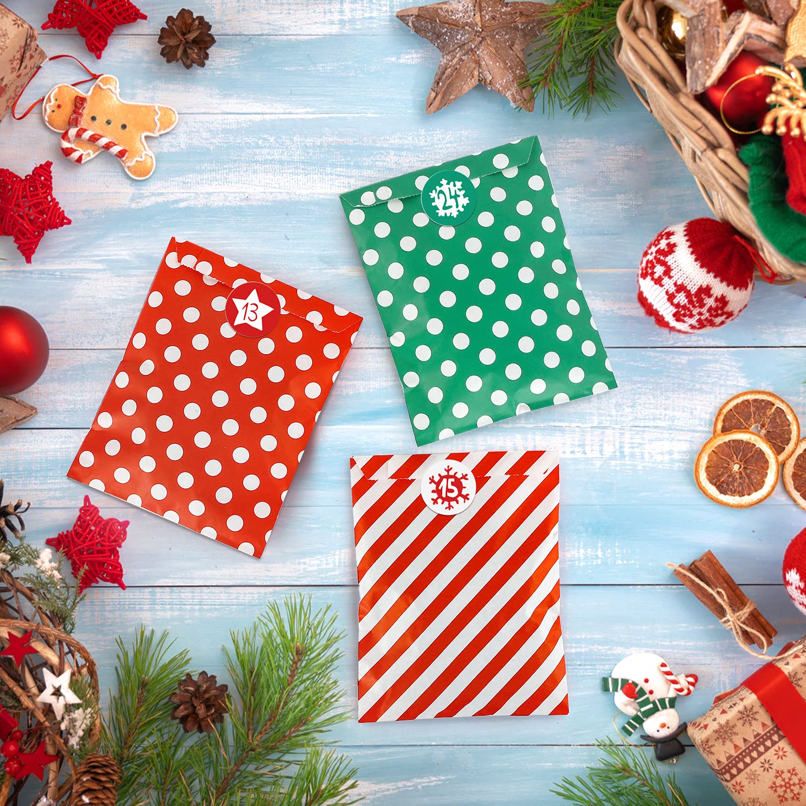 KESOTO 100 Pack Christmas Small Paper Treat Bags for Candy, Cookies & Party Favors - Holiday Goodie Bags in Festive Red & Green - Perfect for Christmas Buffets, Classroom Treats & Gift Exchanges