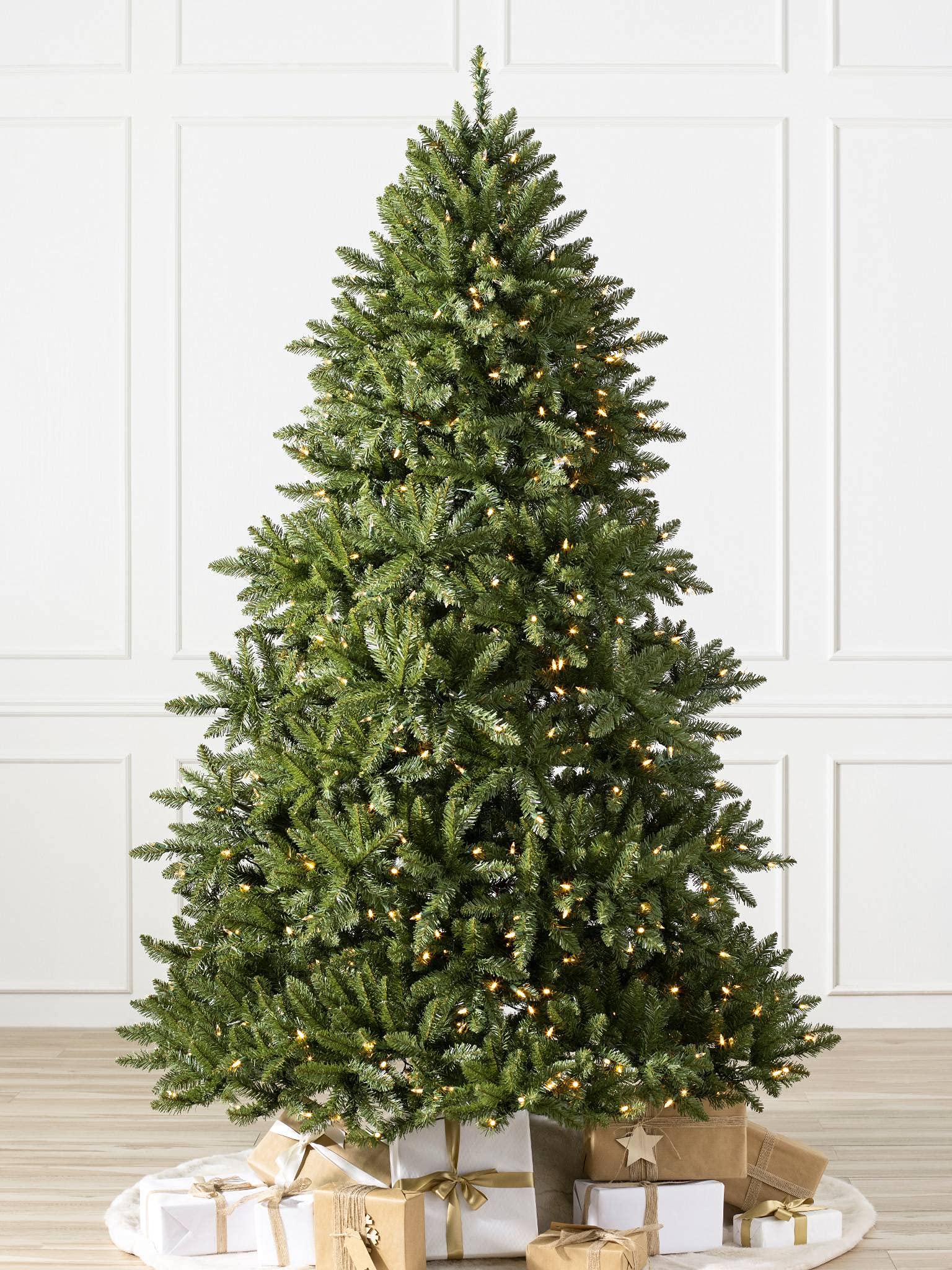 Balsam Hill 6ft Pre-Lit Vancouver Spruce Artificial Christmas Tree with 500 LED Clear Lights - Perfect for Living Room, Office & Holiday Decorations