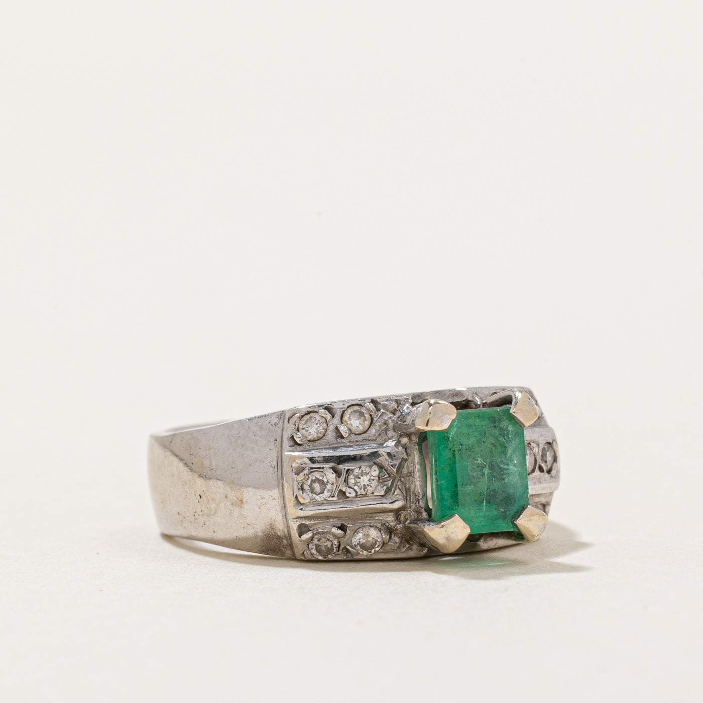 Emerald and Diamond Ring 0.60ct 0.06ctw Size 5.25 - Elegant Green Gemstone Engagement Wedding Jewelry Gift for Her - Perfect for Anniversaries, Proposals & Special Occasions