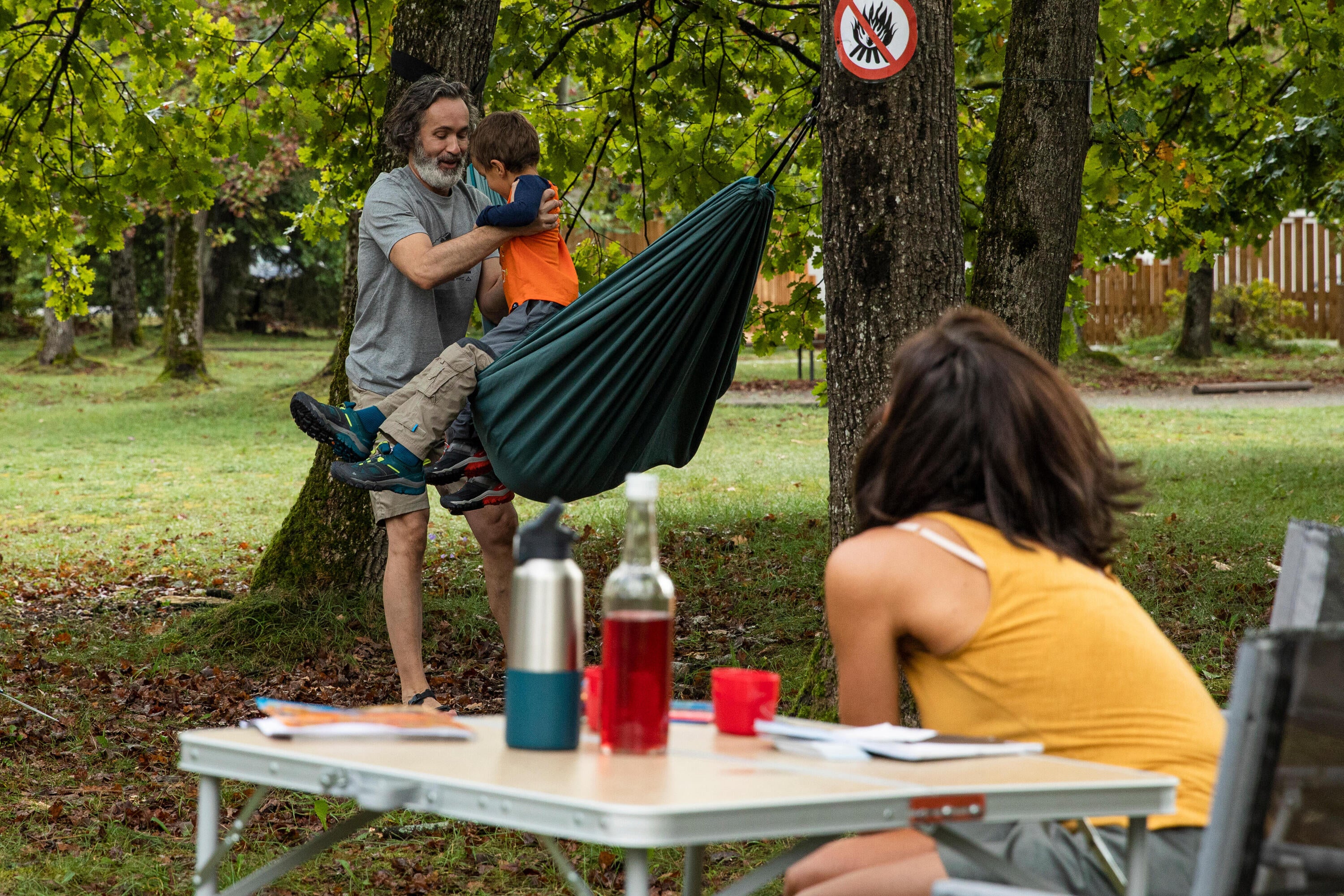 Quechua Basic 300 x 150 cm Single Person Hammock - Lightweight Portable Camping & Backpacking Gear for Outdoor Adventures