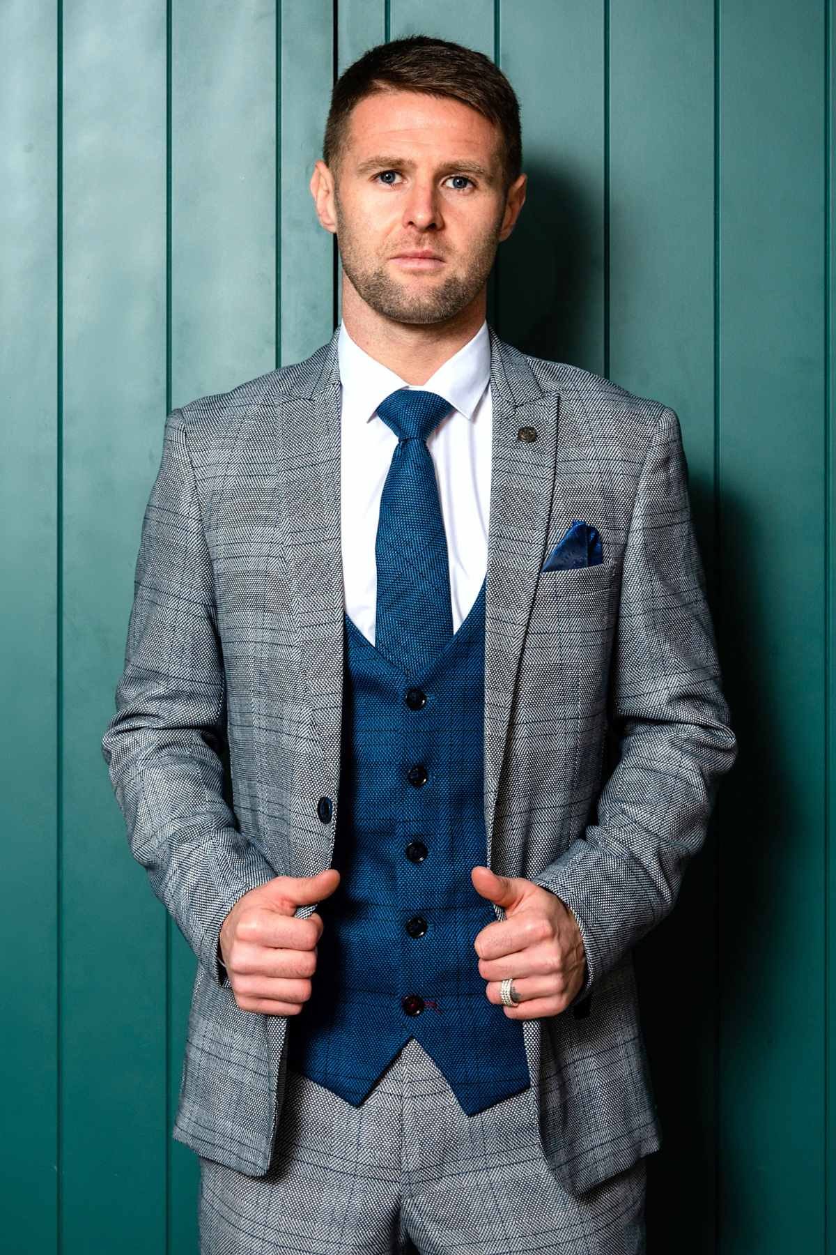 Oliver Norwood Jerry Check Suit - Sheffield United FC Player Jersey - Perfect for Match Days, Fan Events & Football Gifts