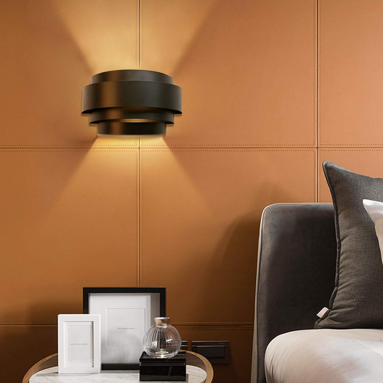 Modern Black Metal Wall Sconce Light - Indoor Wall Lighting Fixture for Home Theater, Staircase, Basement & Bedroom - Dimmable LED Wall Lamp for Ambient Lighting (1PC) - Perfect for Hallway, Living Room and Home Decor