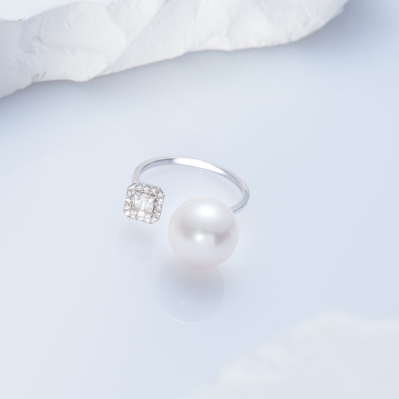18K Gold Edison Pearl Ring KR00089 - Elegant Pearl Jewelry for Women, Perfect for Weddings, Anniversaries & Special Occasions