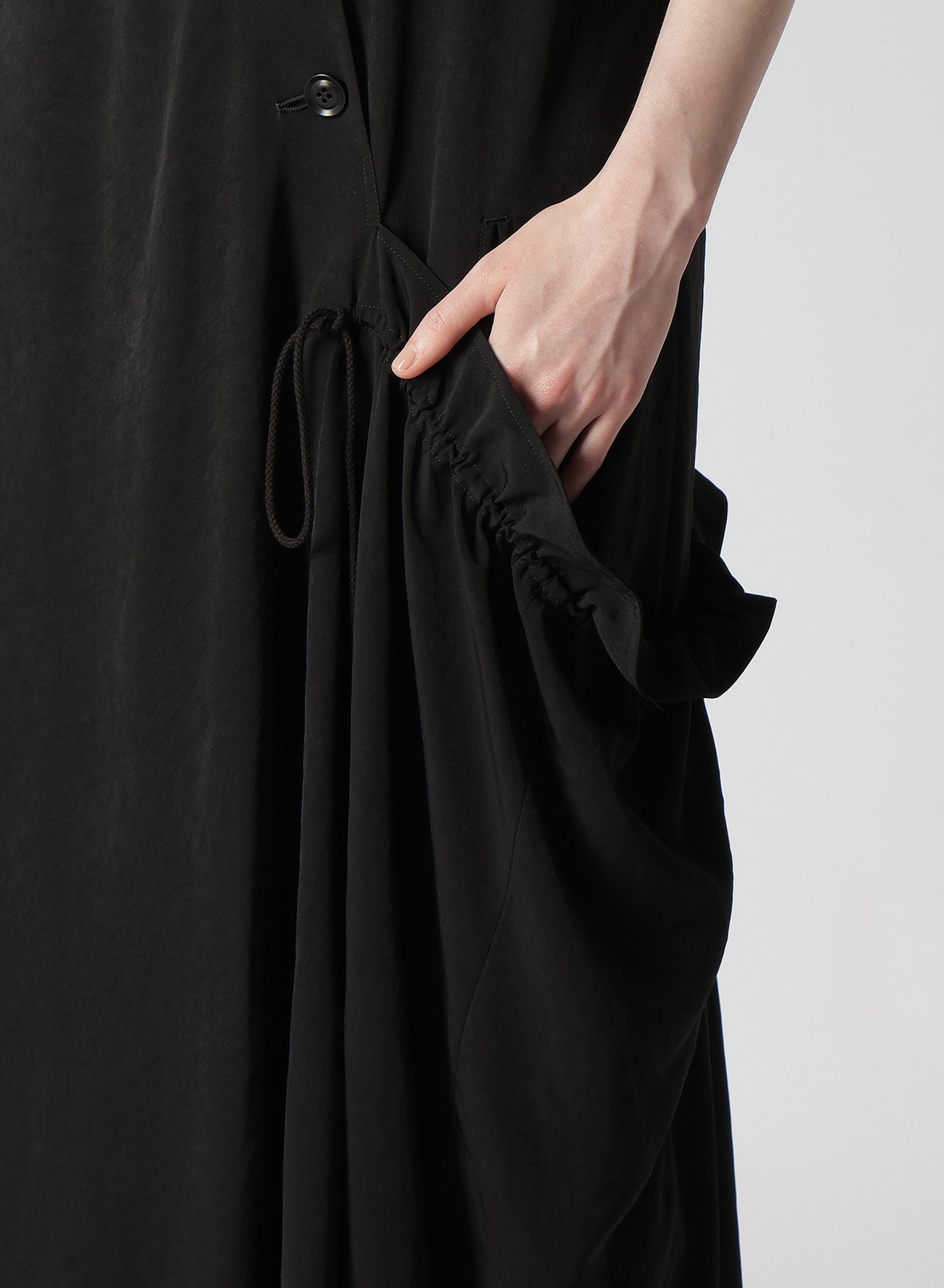 Elegant Crepe de Chine Half Sleeve Draped Dress for Women - Perfect for Cocktail Parties, Weddings & Evening Events