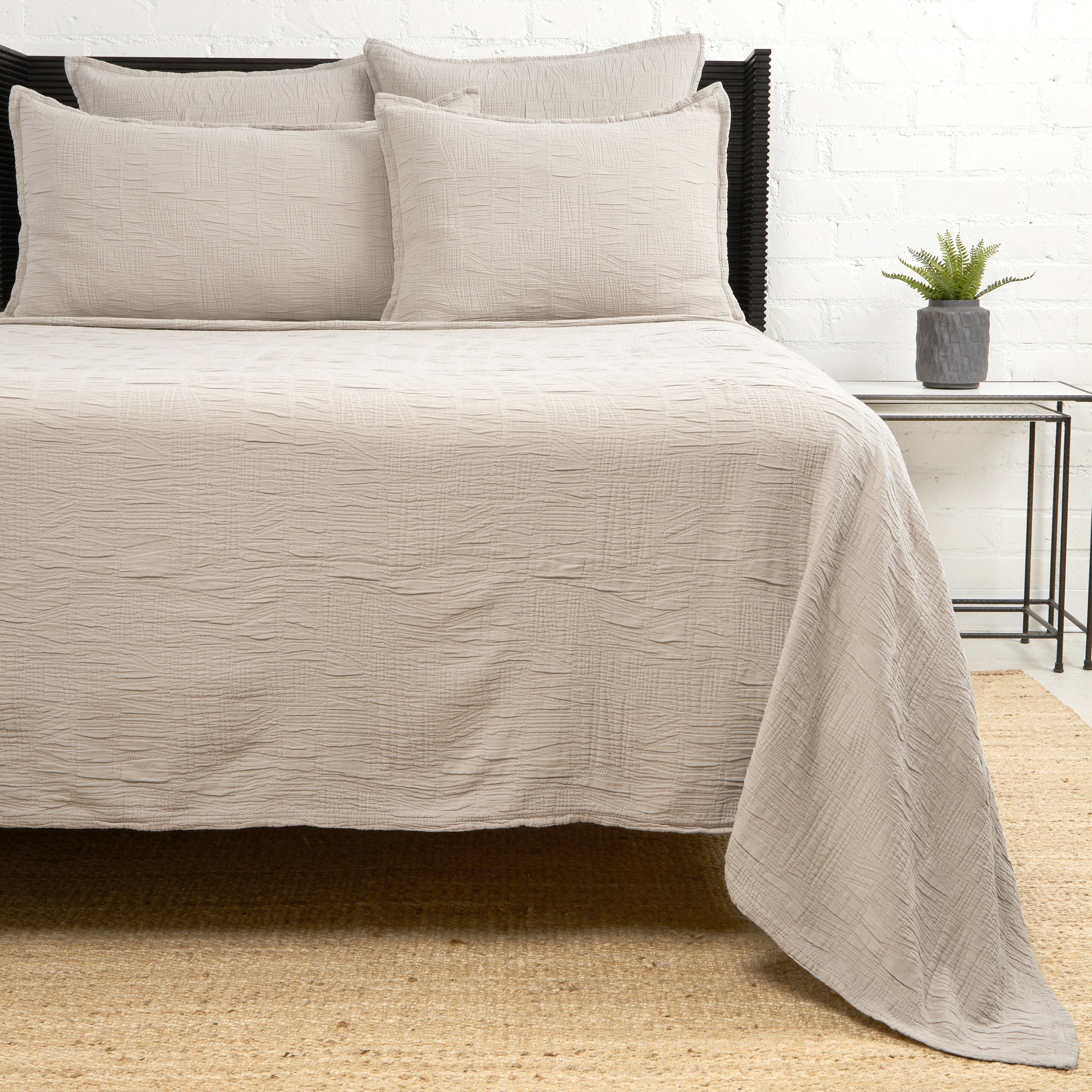 Luxury Harbour Matelasse Quilted Bedspread - Soft & Elegant Coverlet for Bedroom Decor - Perfect for Master Bedroom, Guest Room, or Hotel Use
