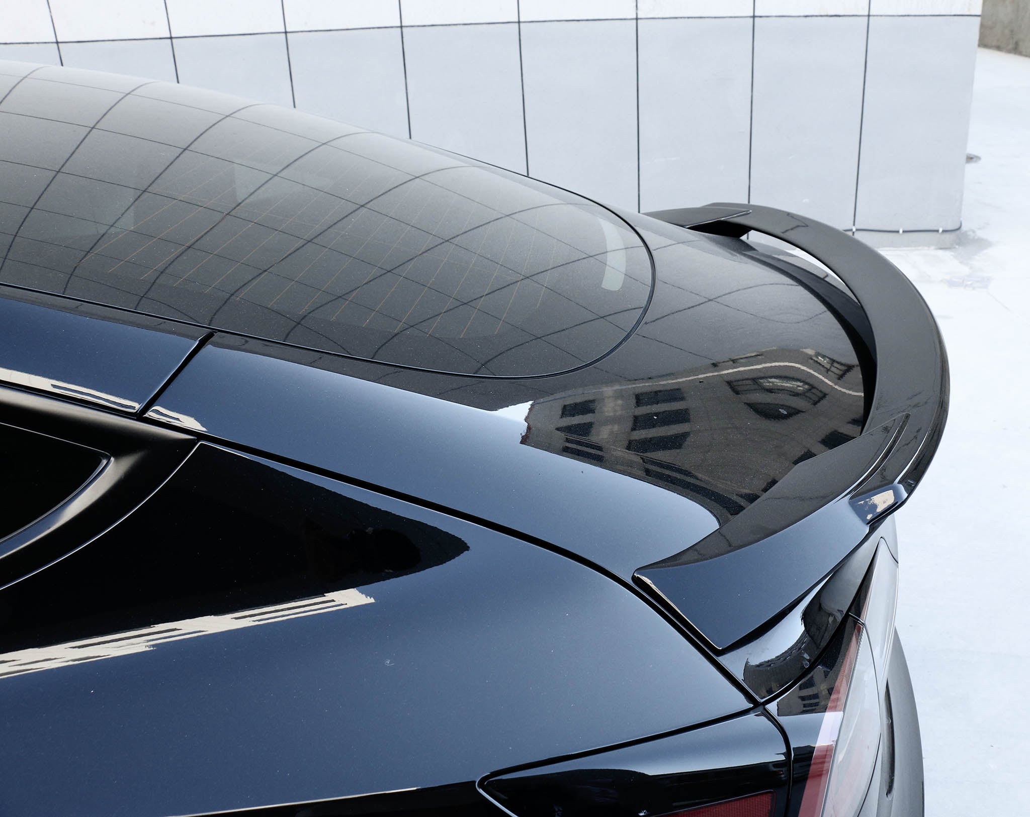 High-Performance Sporty Rear Spoiler for Tesla Model 3 & 2024+ Model 3 Highland - Aerodynamic Carbon Fiber Design - Perfect for Street Racing & Car Enthusiasts (EU Market Exclusive)