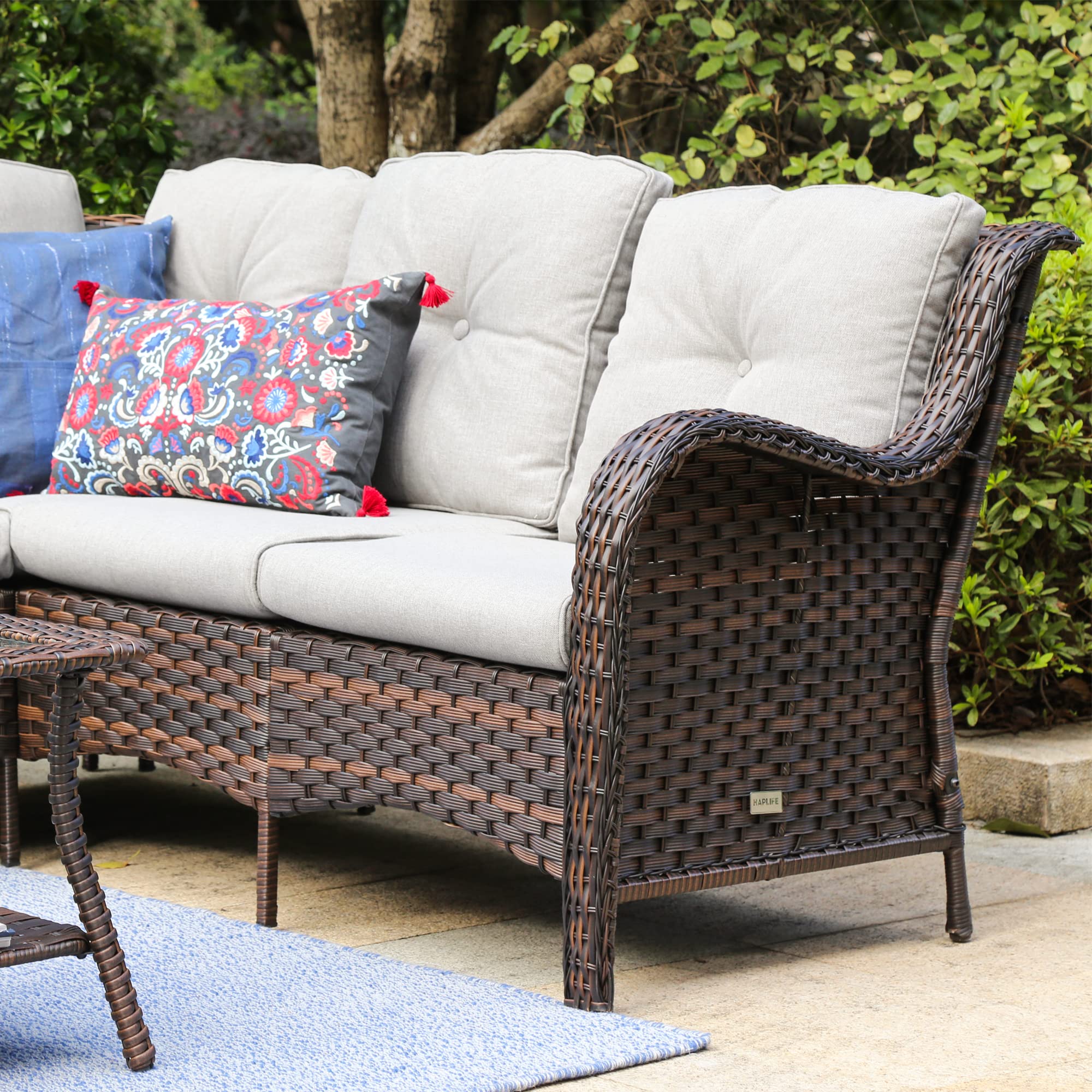 6-Piece Patio Wicker Sectional Conversation Set with Coffee Table - All-Weather Rattan Outdoor Furniture Sofa in Dark Brown for Garden, Backyard, and Poolside Relaxation