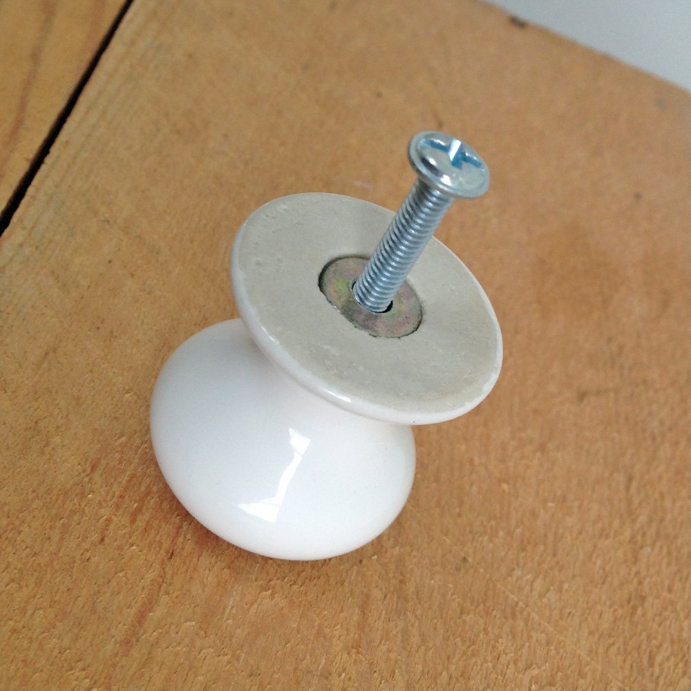 Classic White Ceramic Cabinet Knobs - Small Size for Kitchen, Bathroom & Furniture Drawers - Vintage Style Hardware Pulls for Home Decor