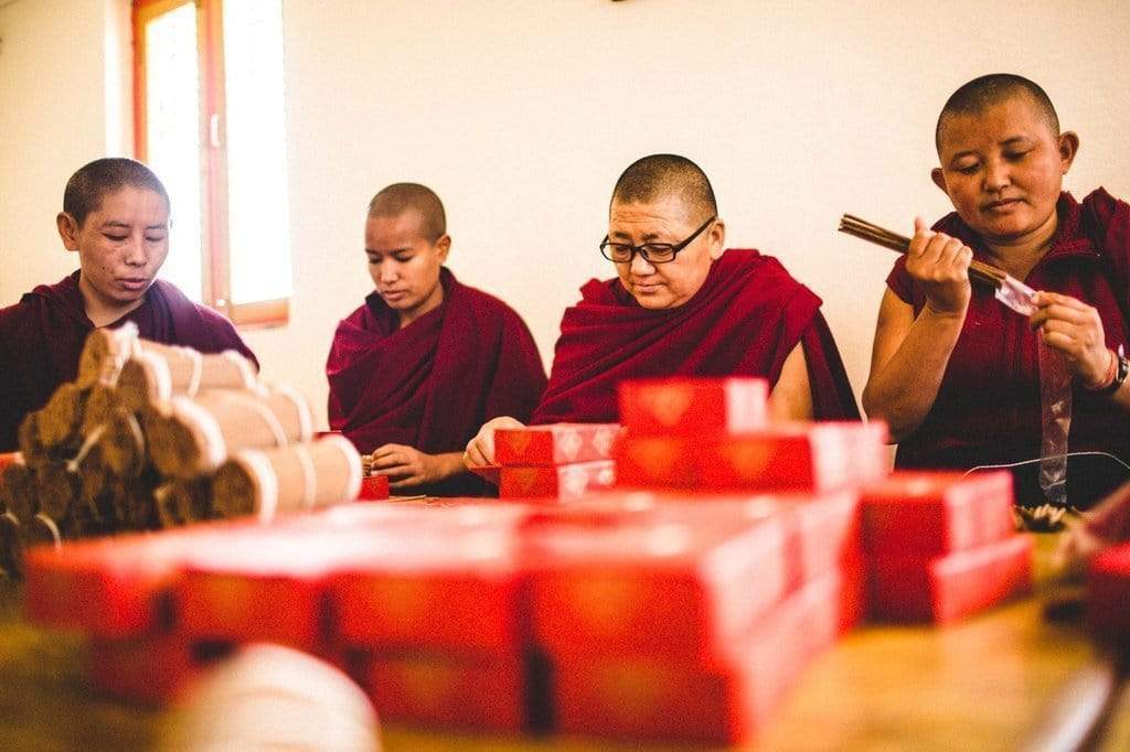 Premium Tibetan Incense Sticks - Authentic Dalai Lama Blessing for Meditation, Yoga & Spiritual Relaxation - Natural Aromatherapy for Home & Temple Use