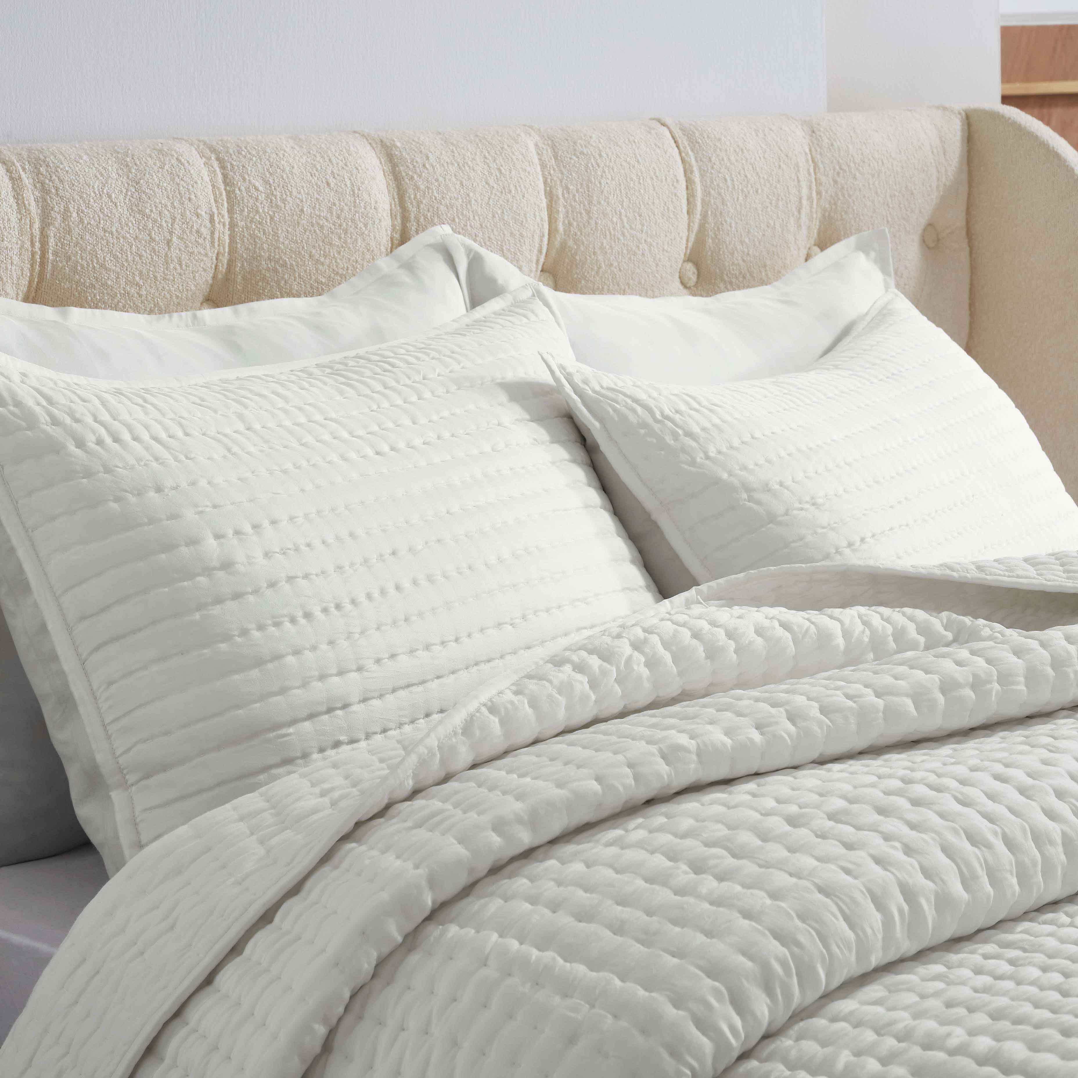 Bella 100% Pure Silk Pick Stitch Medium Weight Quilt & Sham Set - Queen Size Luxury Bedding for Elegant Bedroom Decor & Cozy Sleep