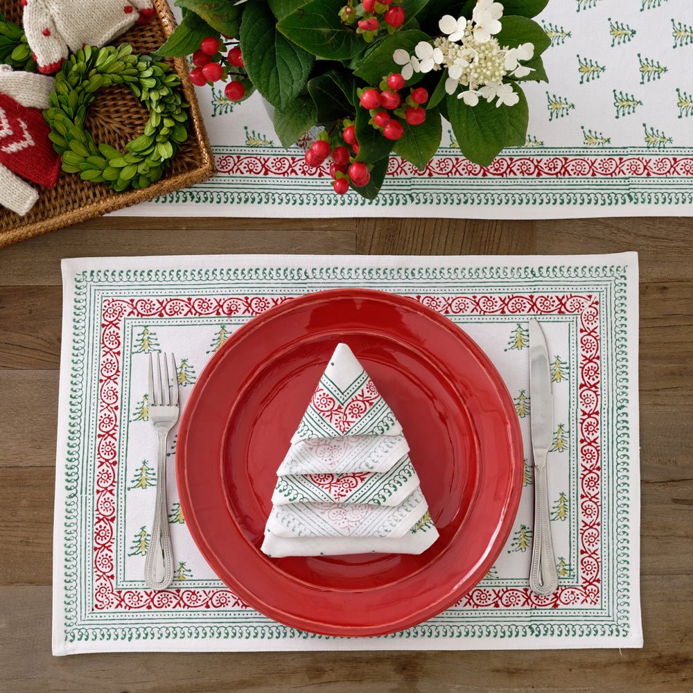 Christmas Tree Placemats Set of 4 - Holiday Dining Table Decor for Christmas Dinner, Party & Festive Home Decor | Waterproof PVC Coaster Mats for Dining Table, Kitchen & Holiday Entertaining