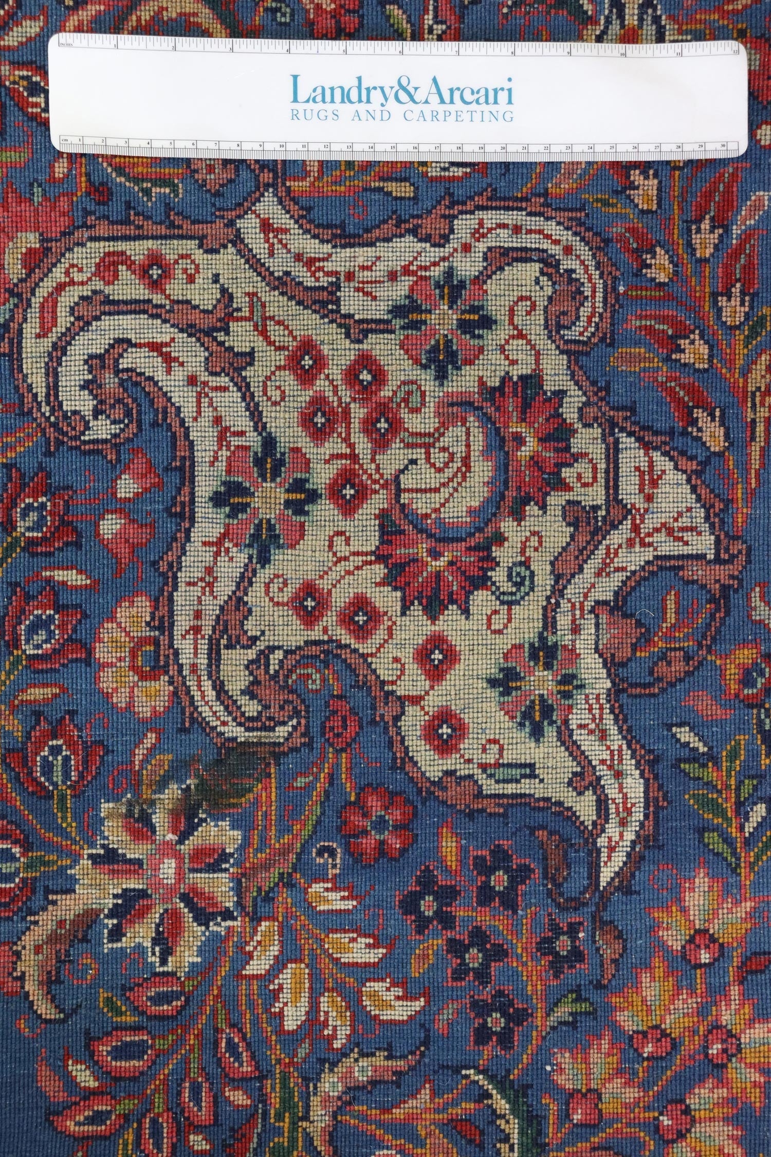 Antique Sarouk Handwoven Traditional Persian Rug - J66218 - Perfect for Living Room, Bedroom & Home Decor