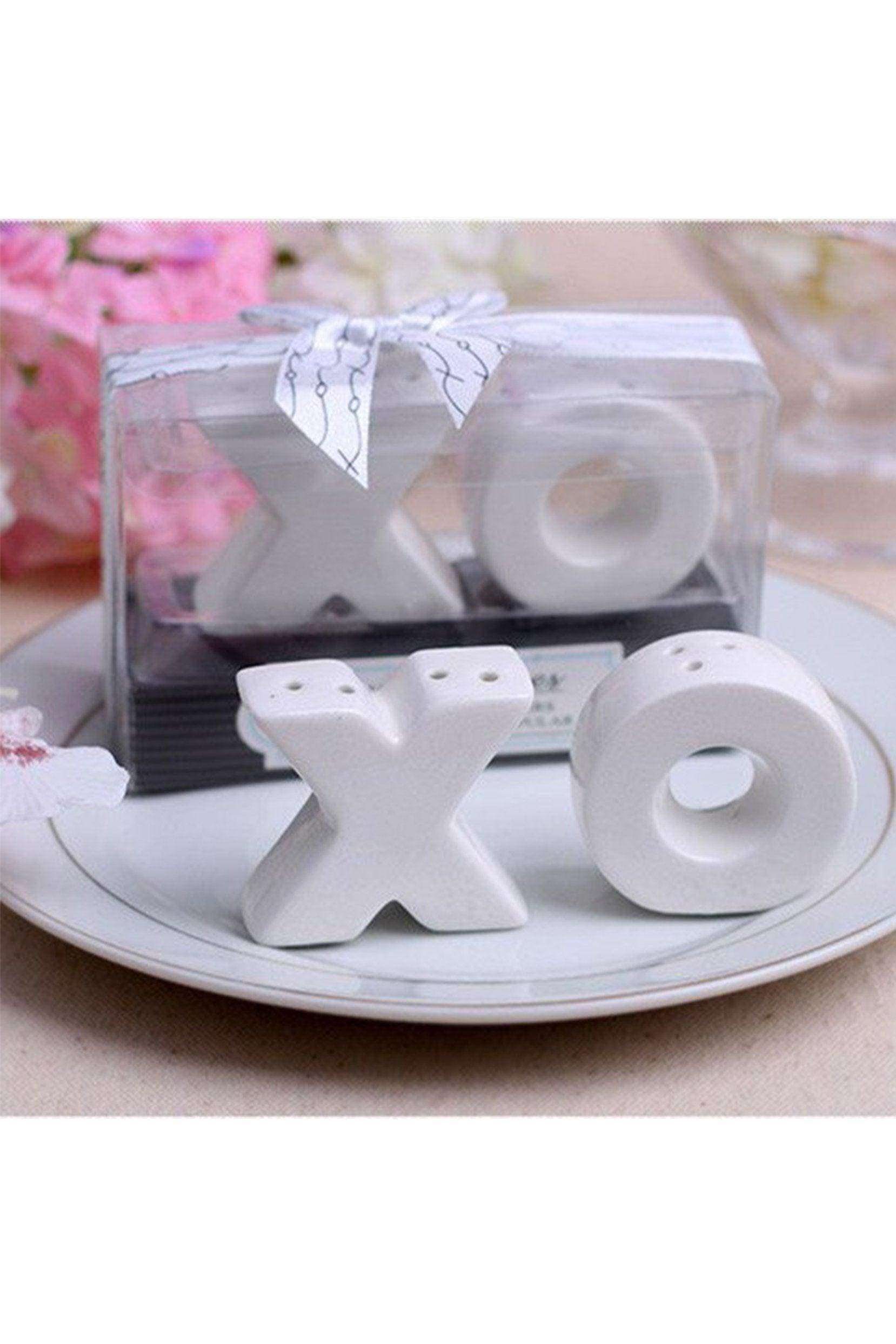 Stylish Ceramic Salt and Pepper Shakers Set of 6 - Kisses & Hugs Design CGF0182 - Perfect for Kitchen, Dining Table, and Gift Giving