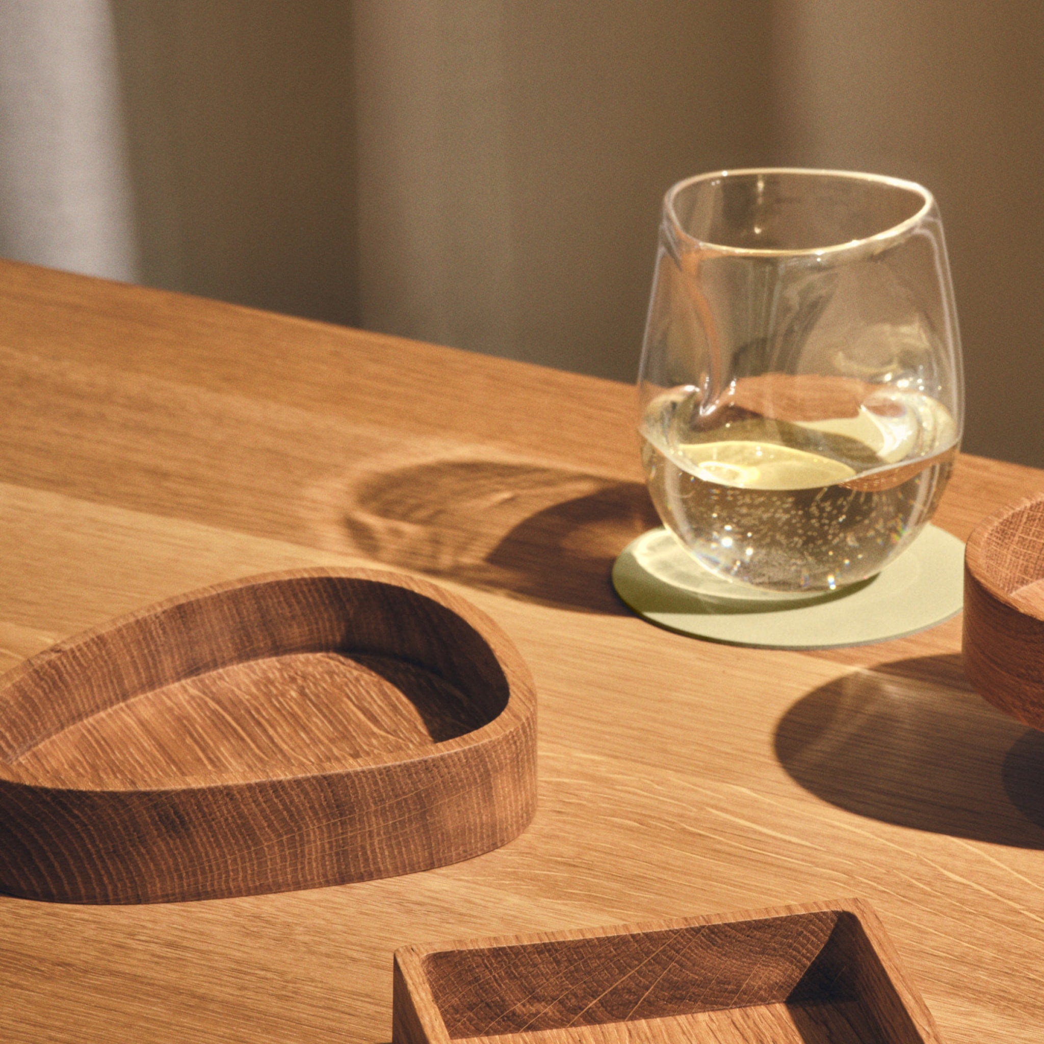 Premium Oak Wood Coaster Holder - LIND DNA Wood Box Curve for Drink Coasters 12.5x14cm, Natural Wood Home Bar Accessory for Dining Table, Coffee Table & Party Decor