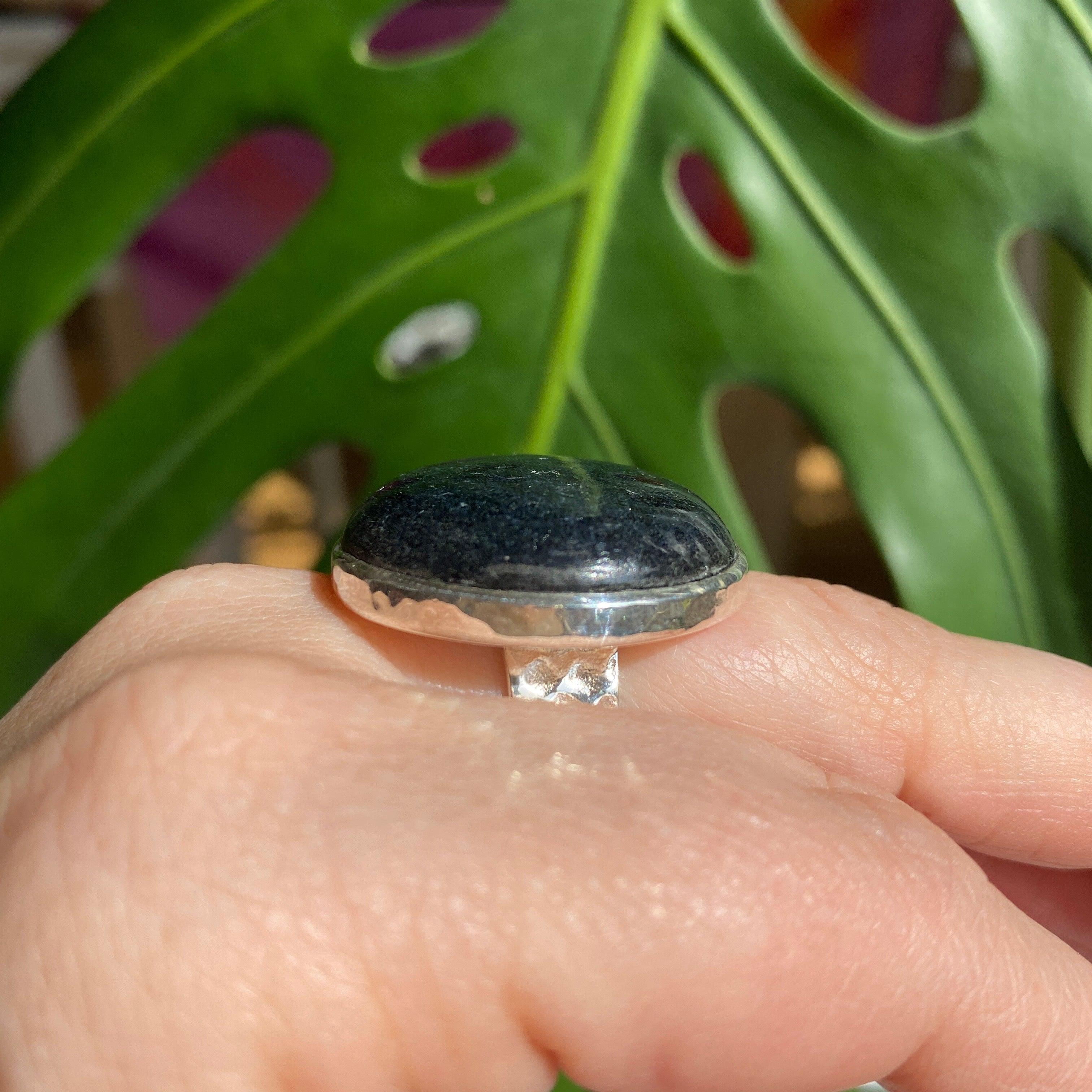 Black Tourmaline Round Hammered Band Ring - Size 9 - KRGJ2251 - Perfect for Spiritual Healing, Energy Protection & Boho Fashion Jewelry